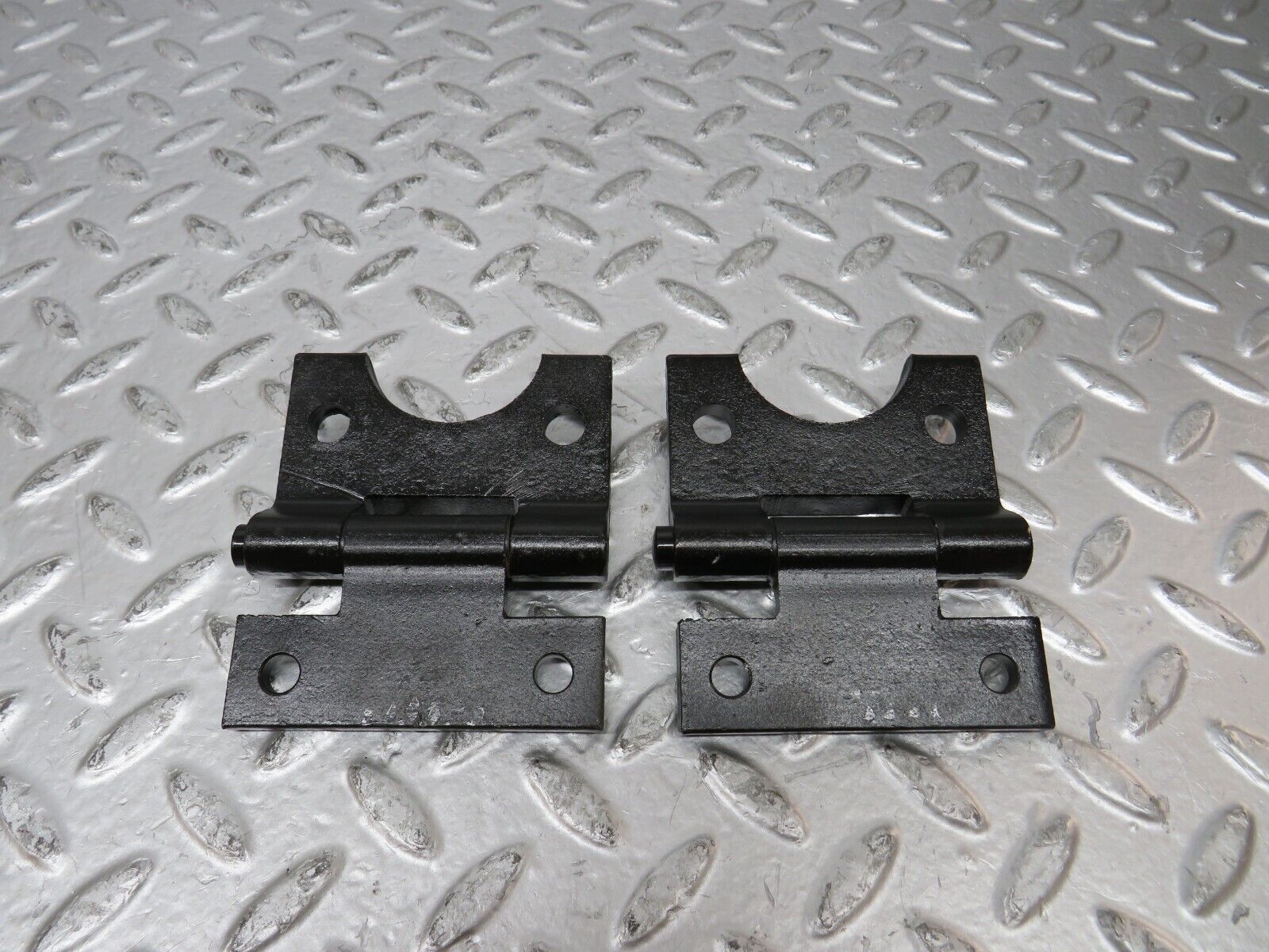 26141 Mercedes-Benz W116 450SE Right Door Hinges Pair