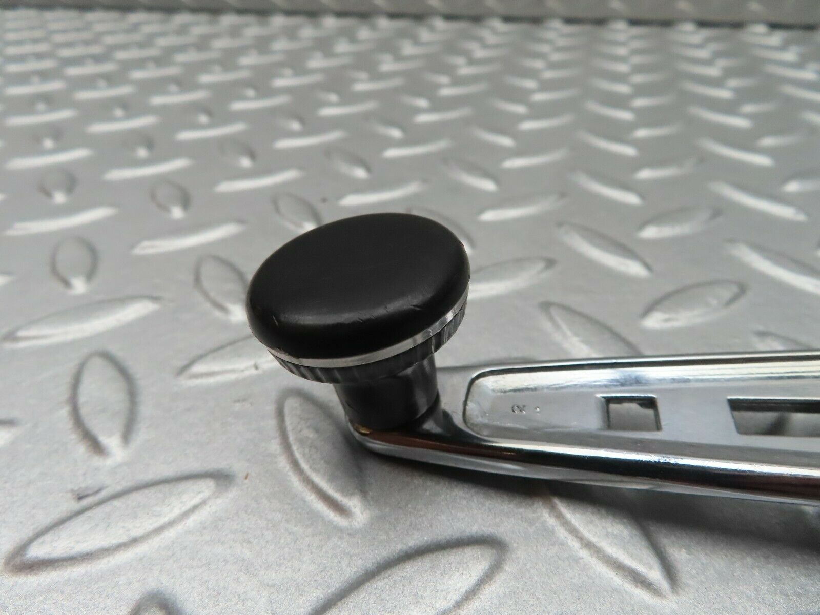 4519 Mercedes-Benz W123 230E Window Lifter Crank Handle