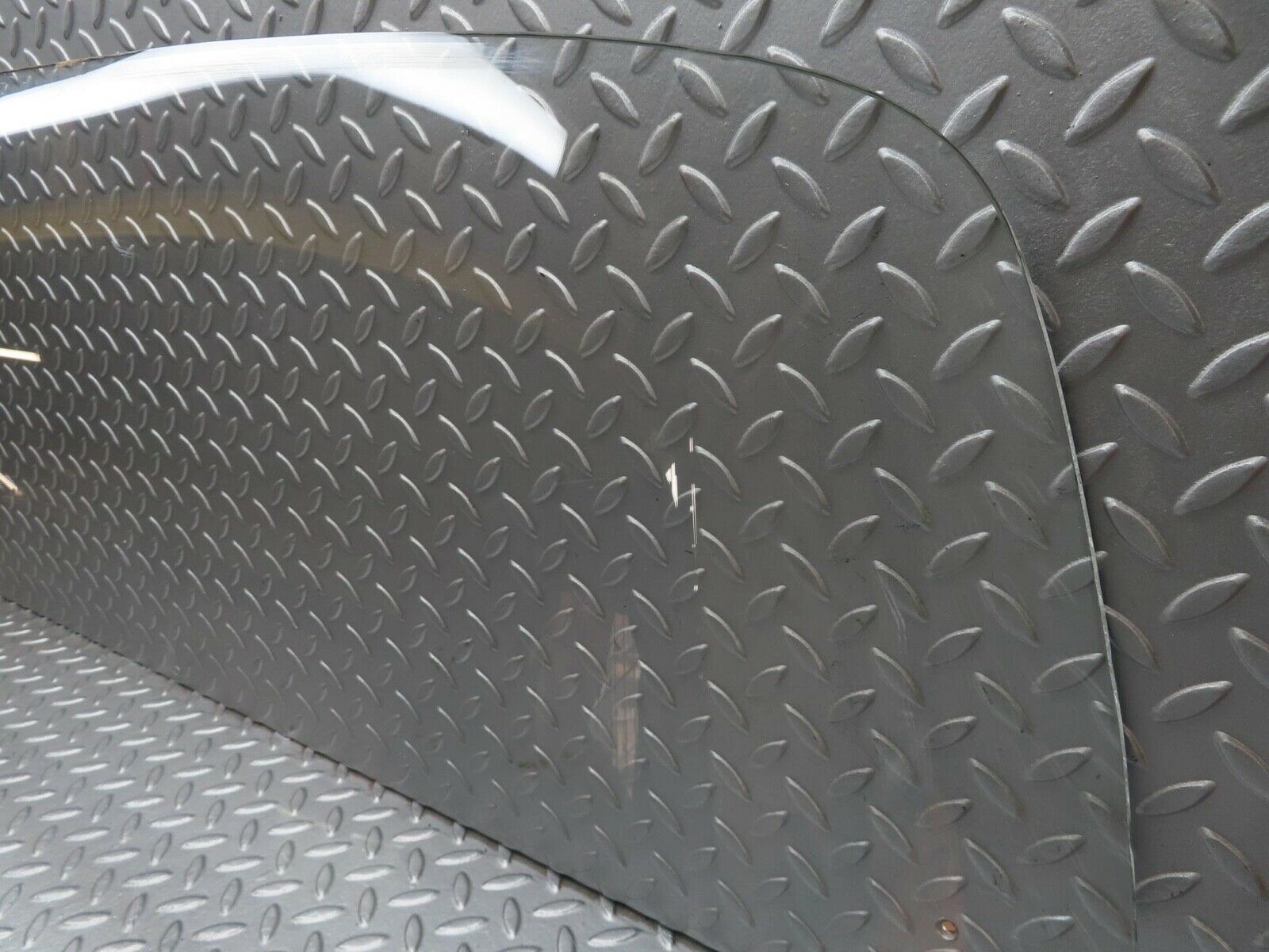 12750 Mercedes-Benz W111 220SE Rear Windscreen Glass