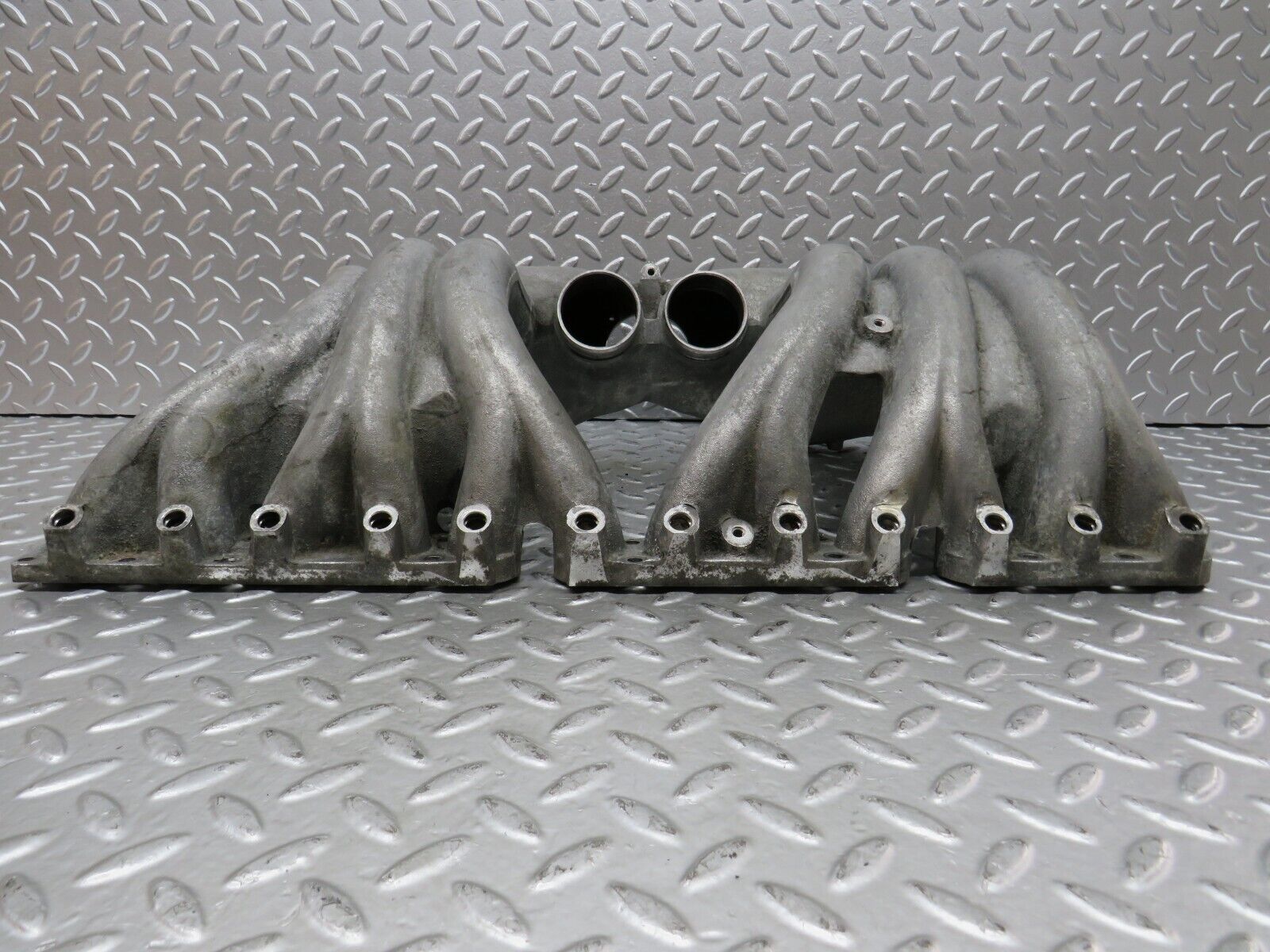 27718 Mercedes-Benz S124 300TE Wagon Air Intake Manifold 6061410901