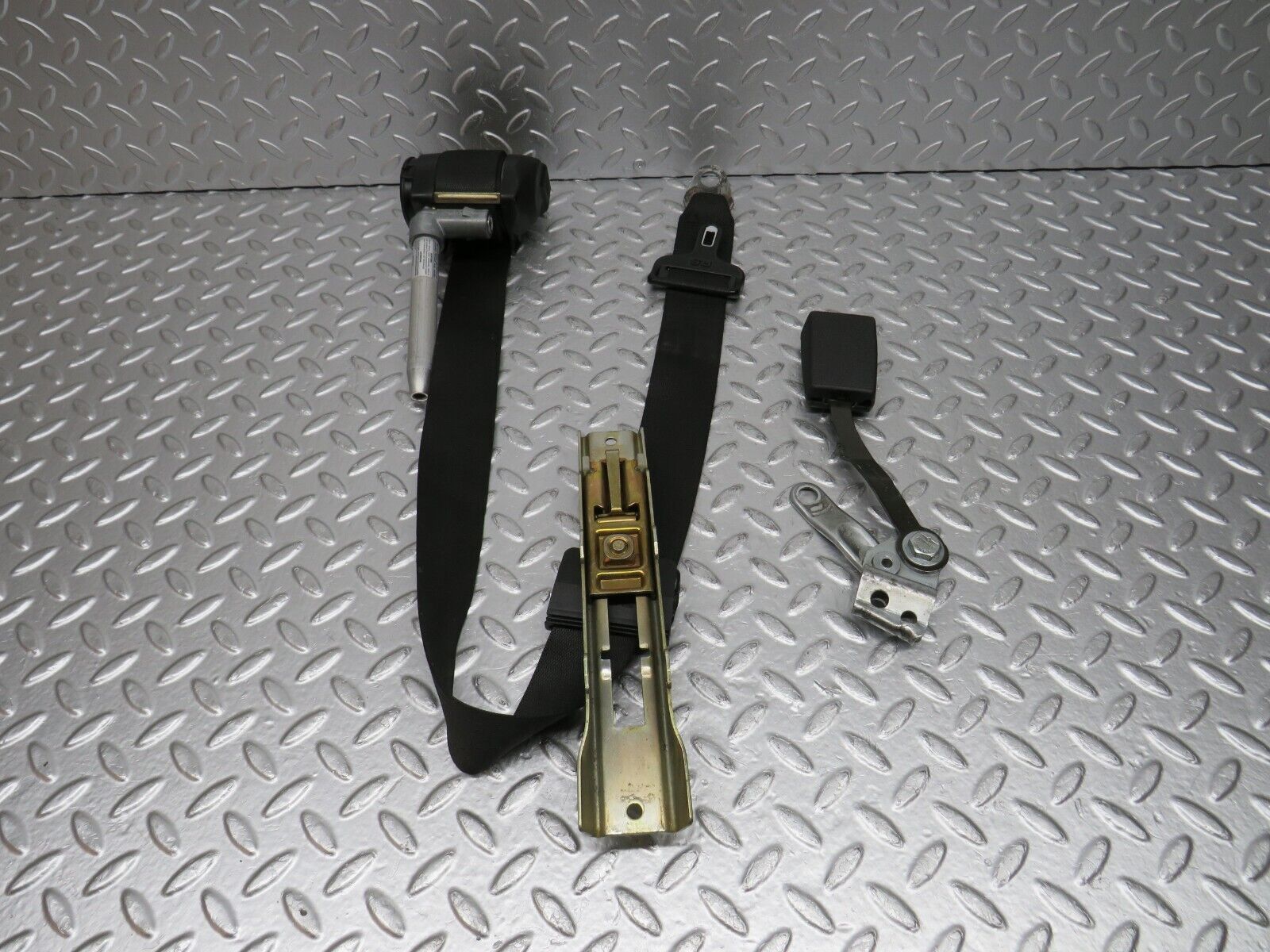 32635 Mercedes-Benz S124 300TE Front Right Seat Belt With Buckle 1248604085