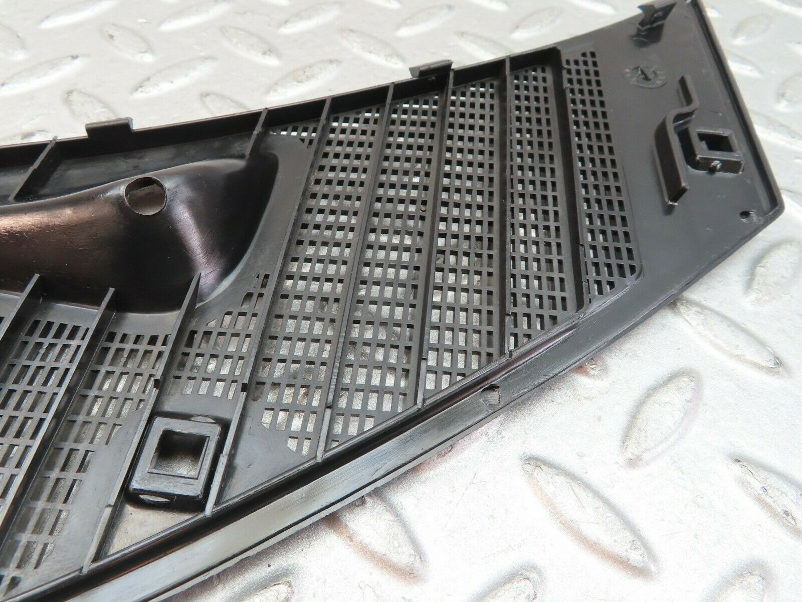 9577 Mercedes-Benz C123 280CE Coupe Air Intake Grill Right Side 1238363065