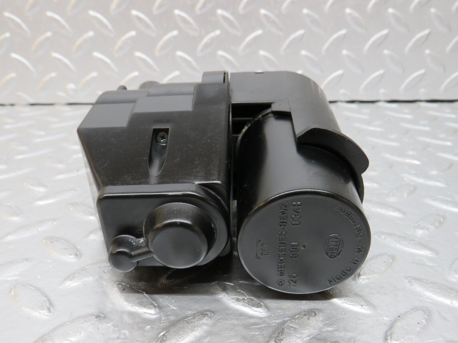 34344 Mercedes-Benz C126 380SEC Coupe Central Locking Pump Hella 1268000348