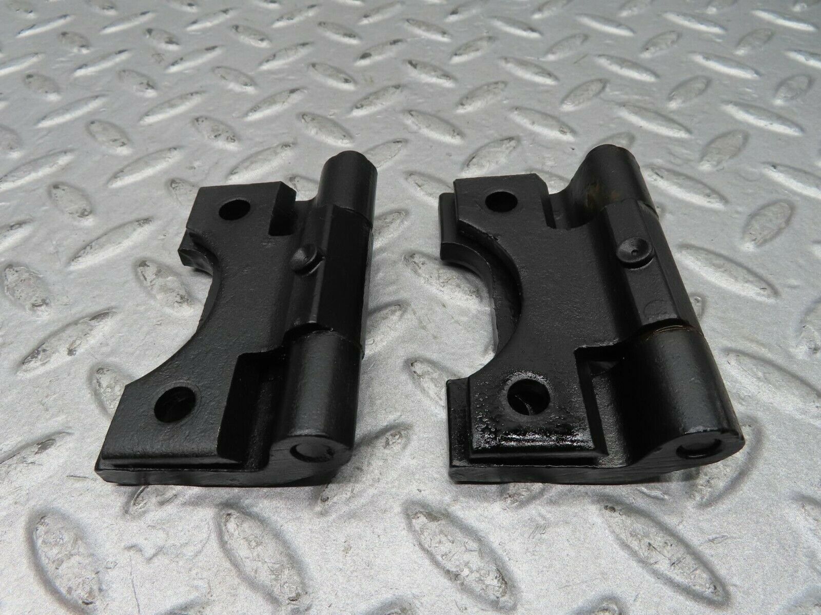 16698 Mercedes-Benz C107 380SLC Right Door Hinges