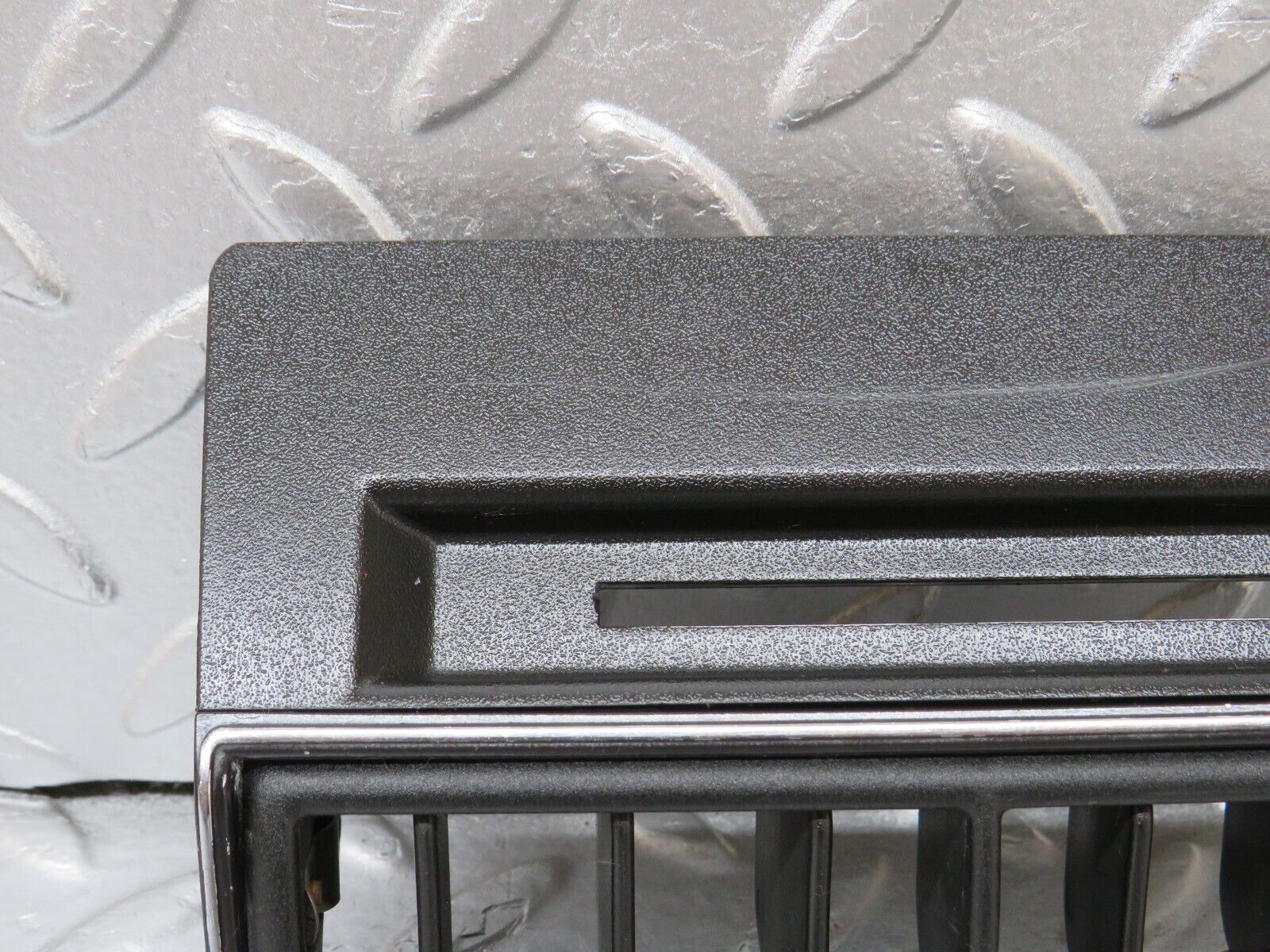 34339 Mercedes-Benz C126 380SEC Coupe Centre Console Air Vent 1268300013