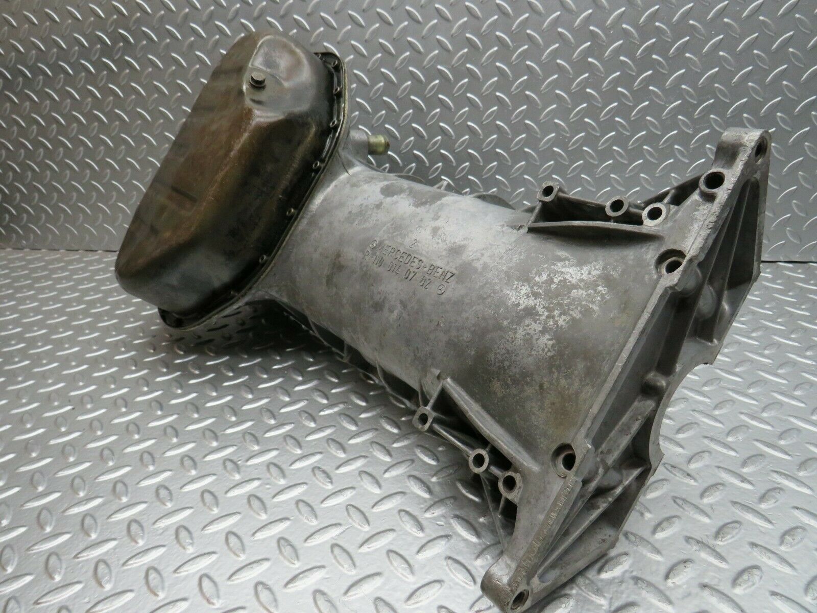 24124 Mercedes-Benz W123 280E Oil Pan Oil Sump 1100140208
