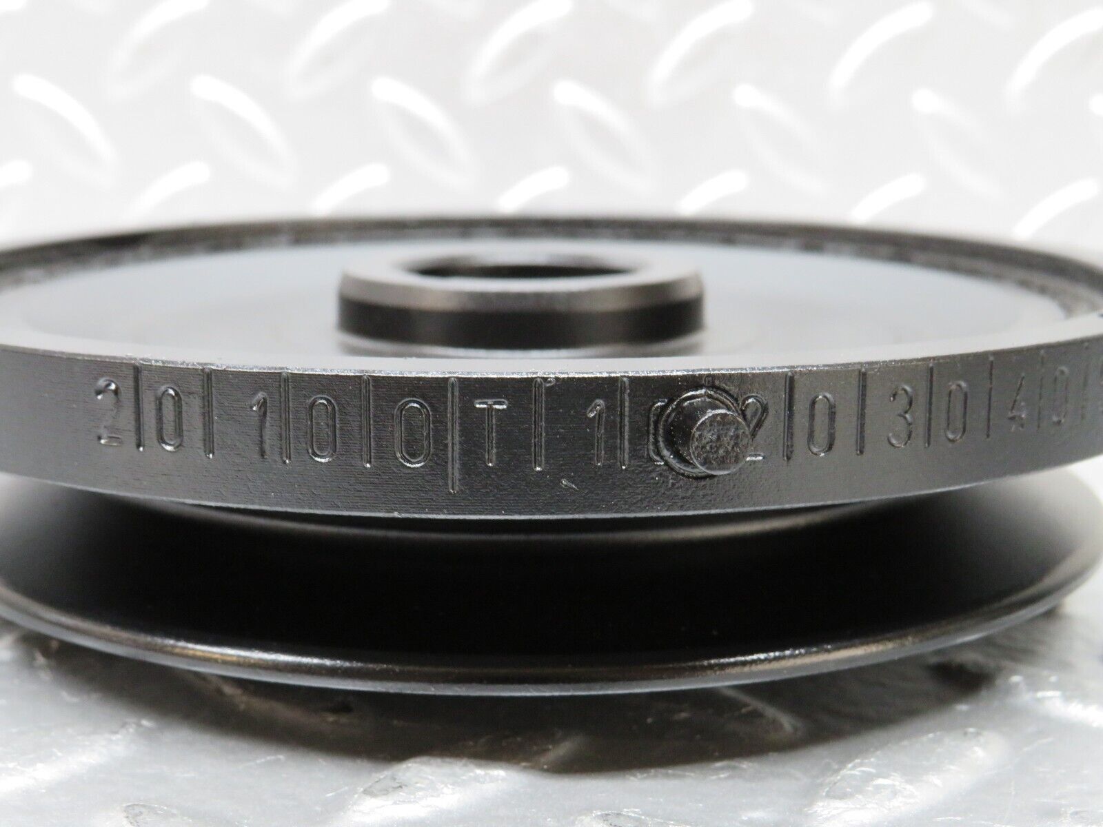 25501 Mercedes-Benz W123 200 Crankshaft Vibration Damper Pulley 1020300403