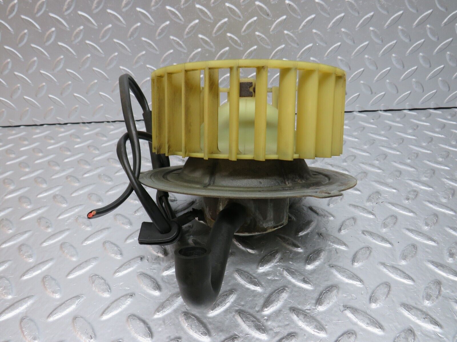 0081 Mercedes-Benz W116 350SE Heater Blower Motor 0130107012