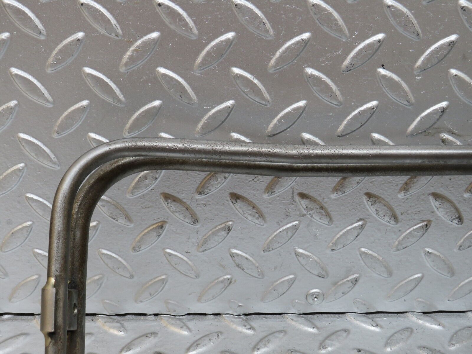 28434 Mercedes-Benz S123 240D Wagon Power Steering Pump Oil Pipe Hose