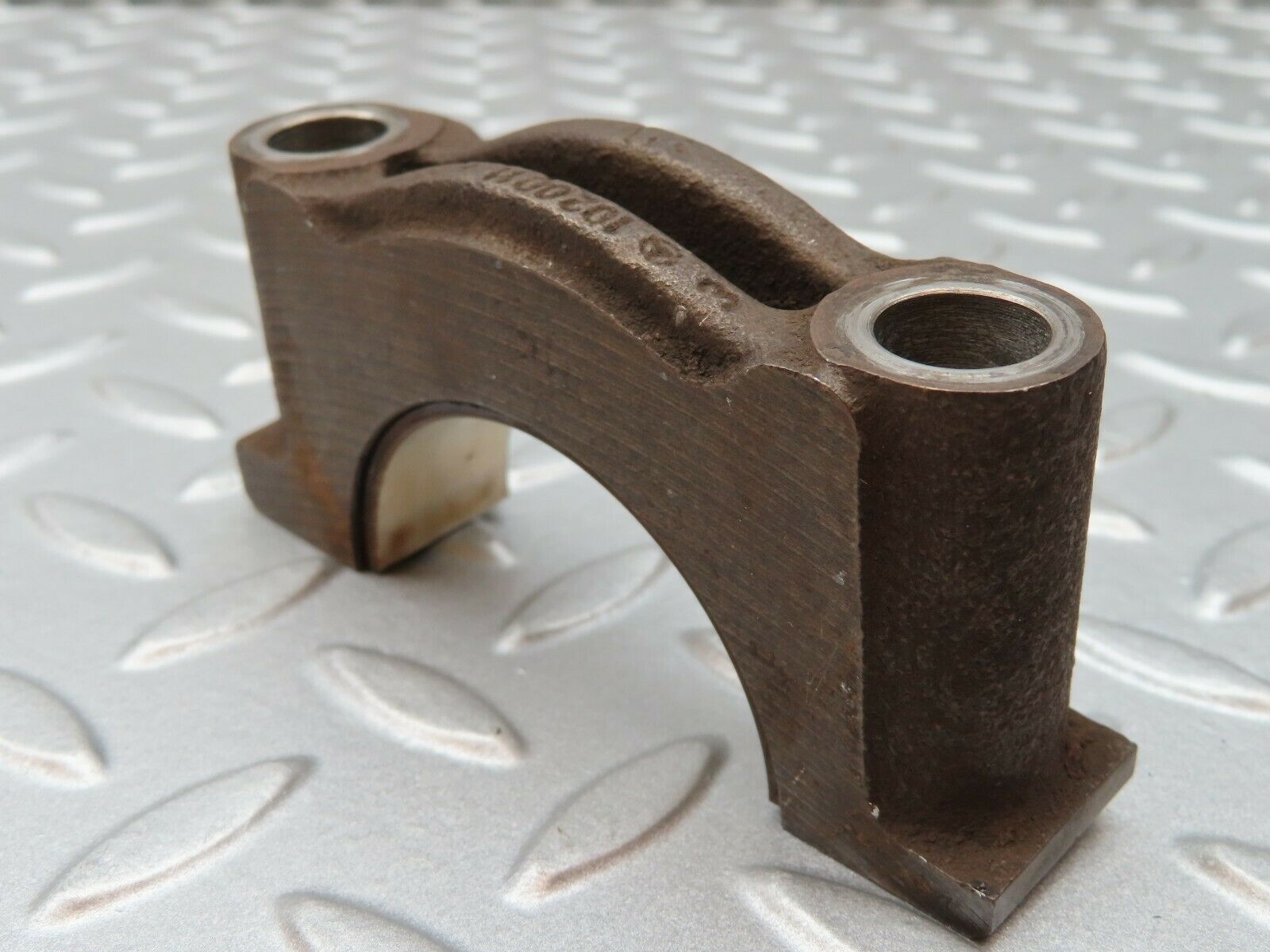 3954 Mercedes-Benz S123 200T Wagon Crankshaft Bearing Holder Block 1020011