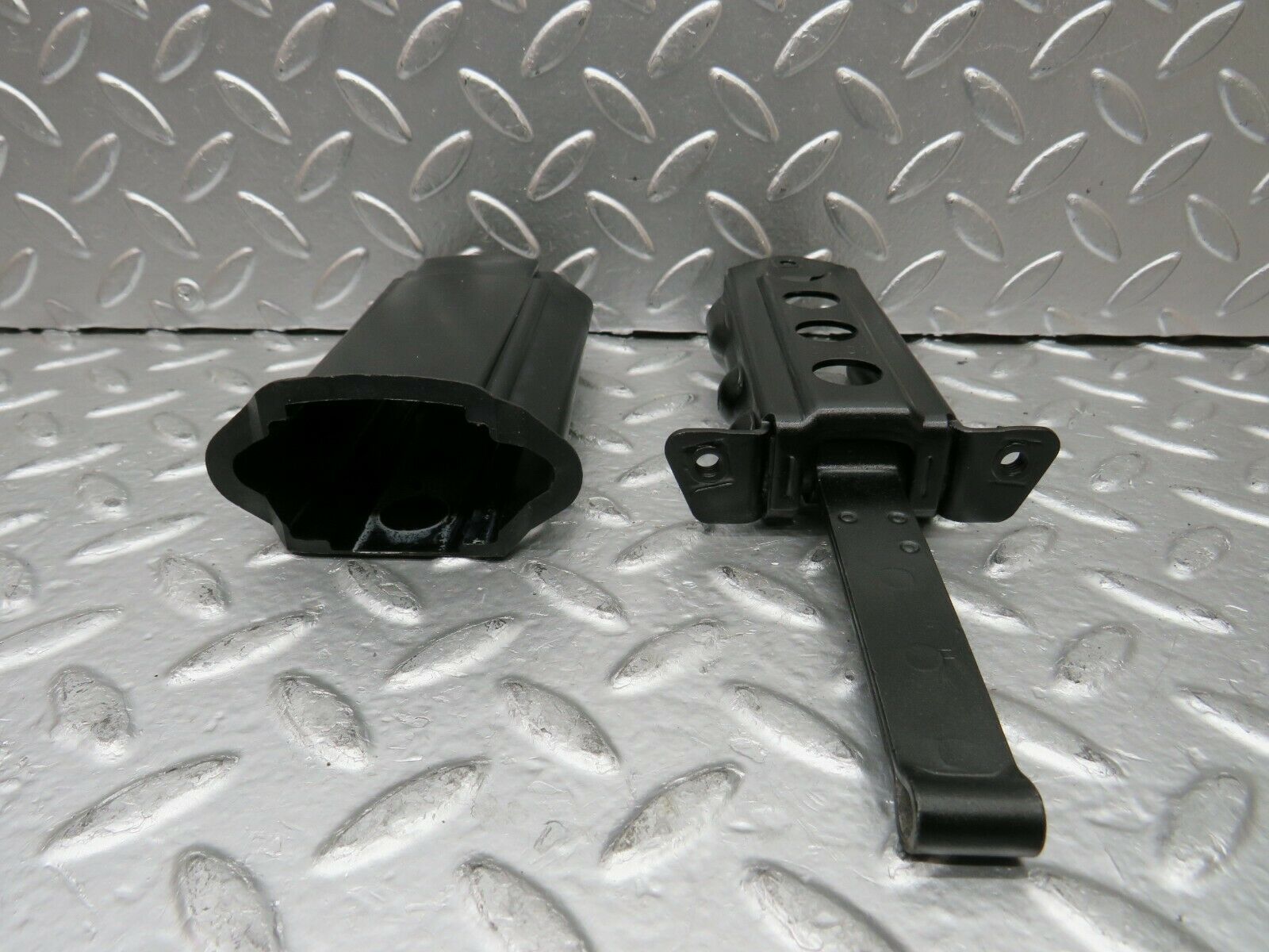 24191 Mercedes-Benz S124 220TE Wagon Door Safety Check Strap