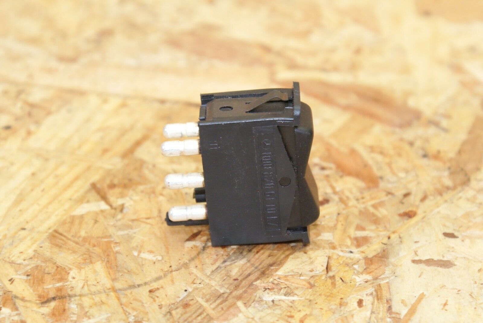 2392 Mercedes-Benz W123 280E Rear Window Defroster Switch 0008206110