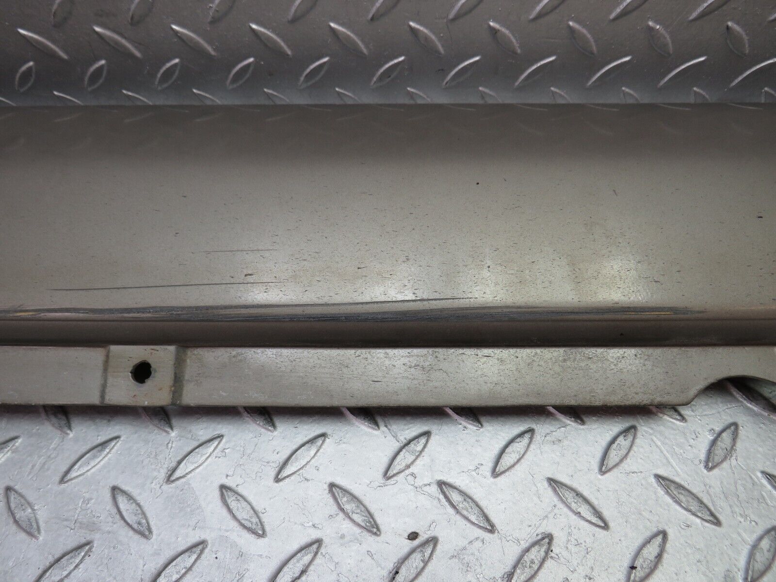 36326 Mercedes-Benz W126 420SE Side Skirt Right 1266905040 1266980230 1266980430