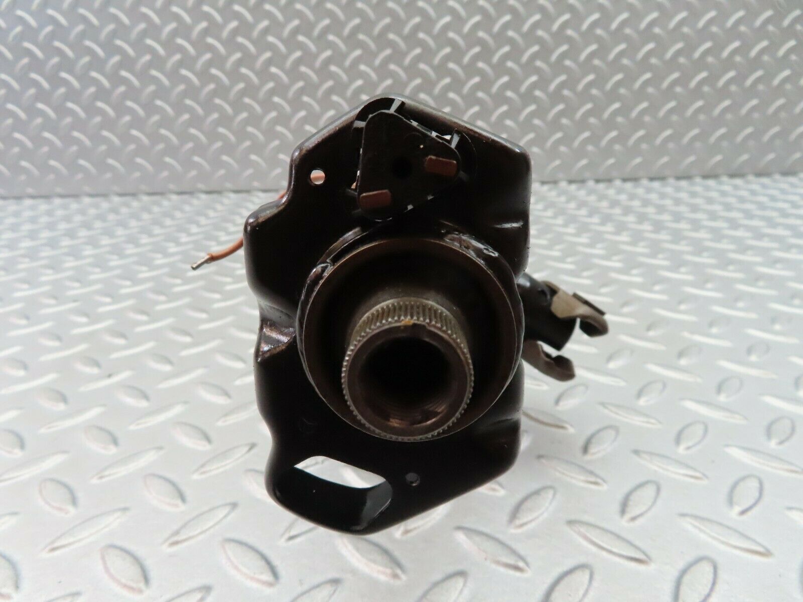 5904 Mercedes-Benz W123 200 Steering Column