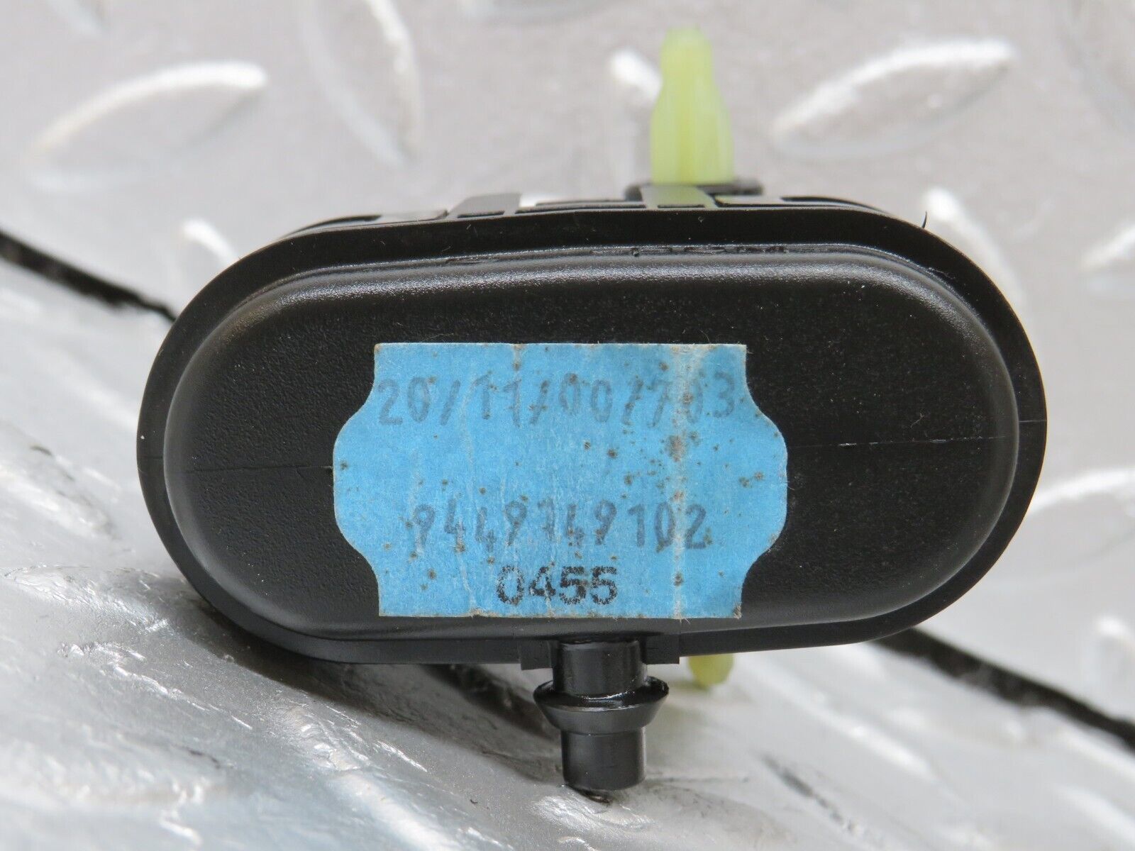 34901 Mercedes-Benz W210 320E Heater Box Vacuum Actuator 9449149102