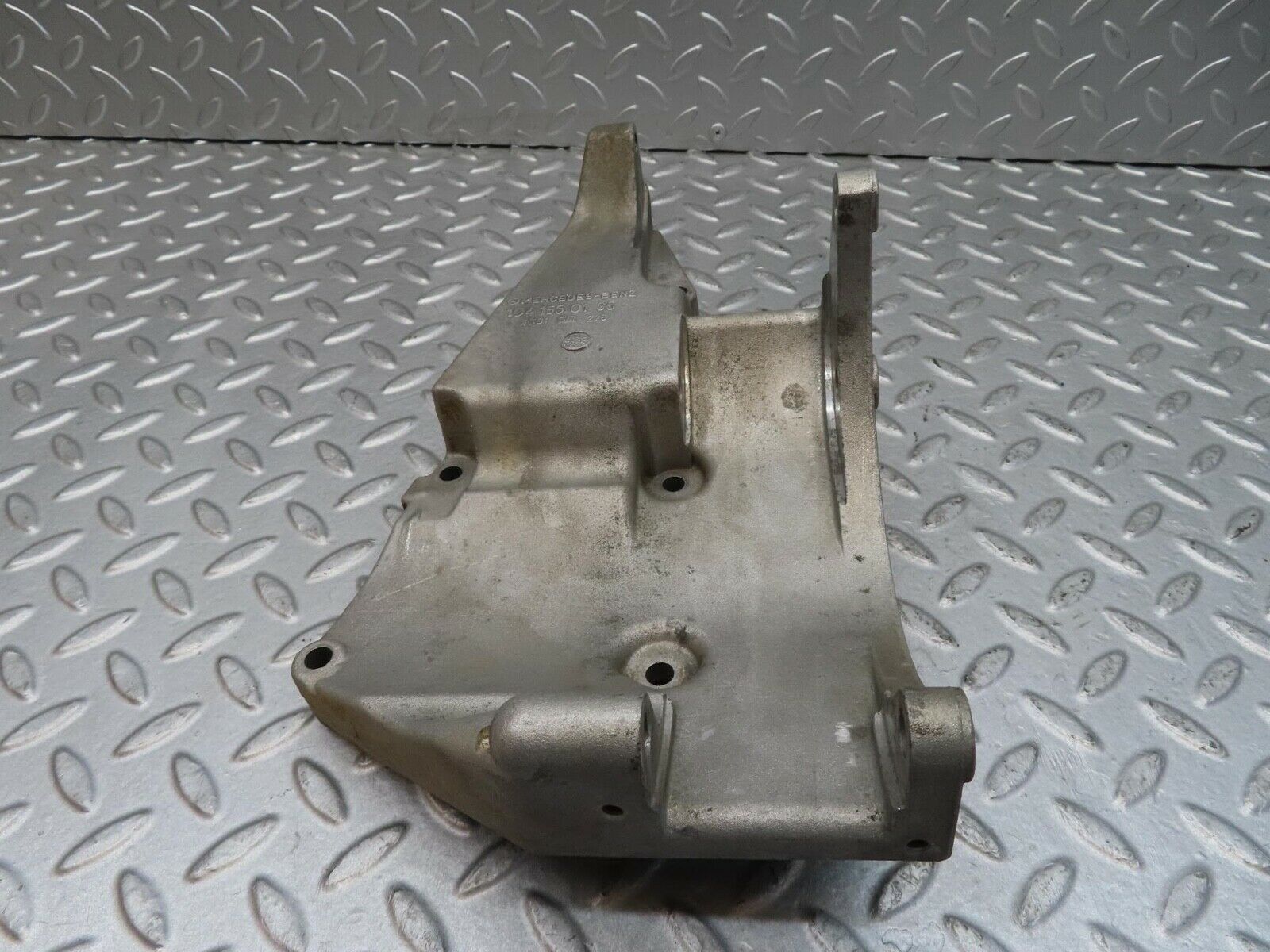 12207 Mercedes-Benz R129 300SL Coupe Alternator Generator Bracket 1041550135