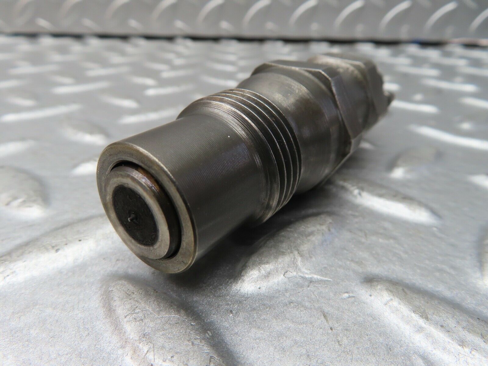 19253 Mercedes-Benz W123 300D Fuel Injector Bosch KCA30SD27/4