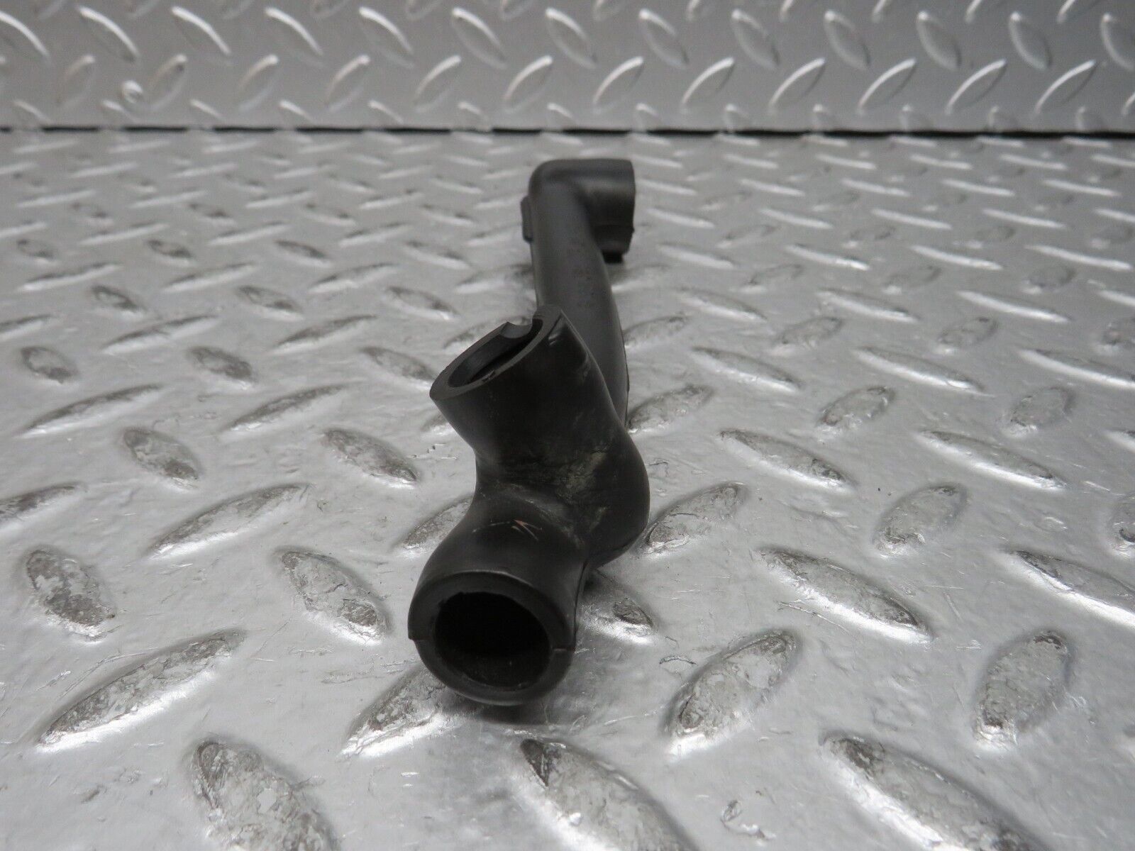 28845 Mercedes-Benz W123 230E Air Intake Pipe 1020945882