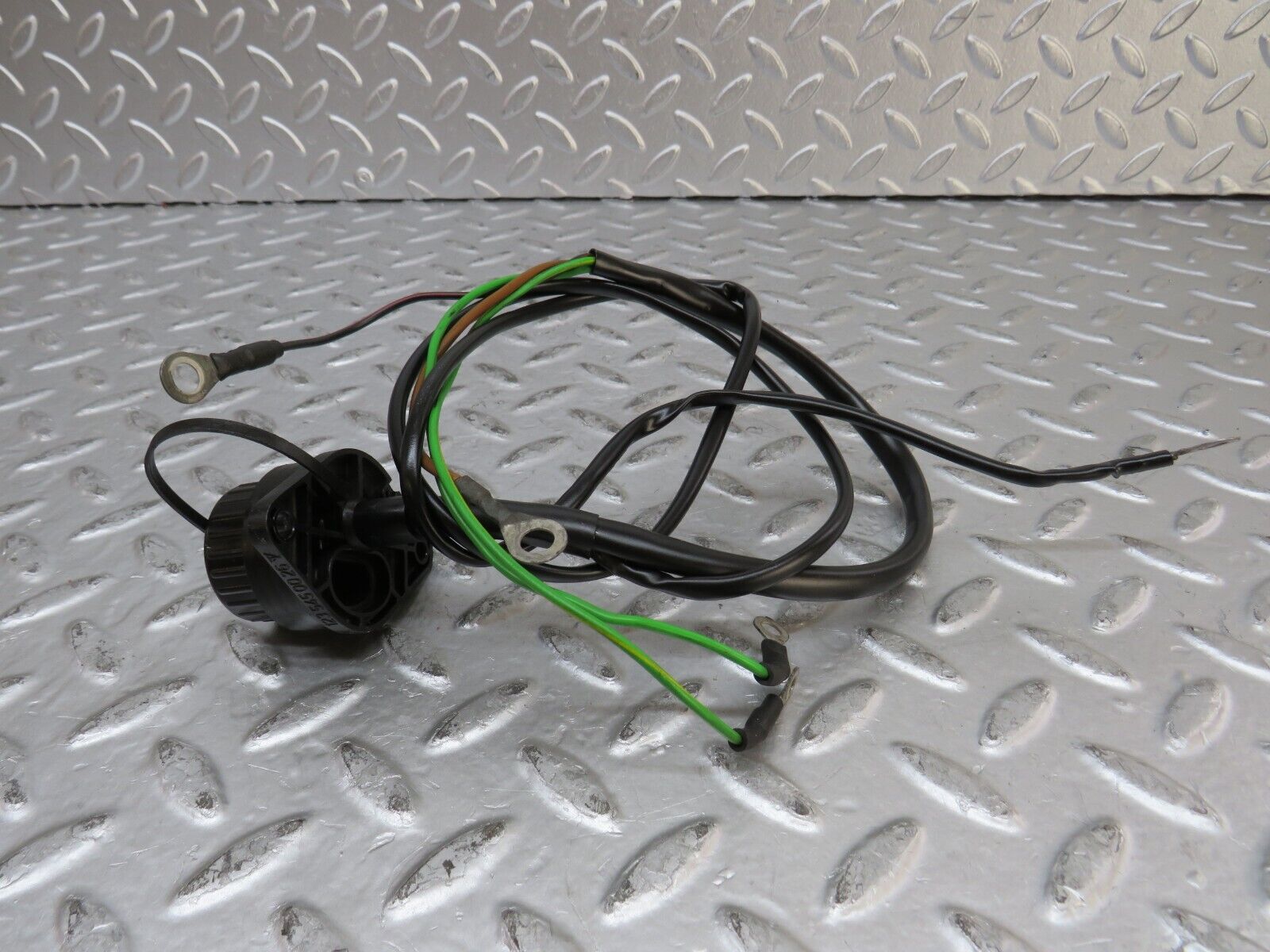 27155 Mercedes-Benz W123 280E Diagnostic Connector 1235450026