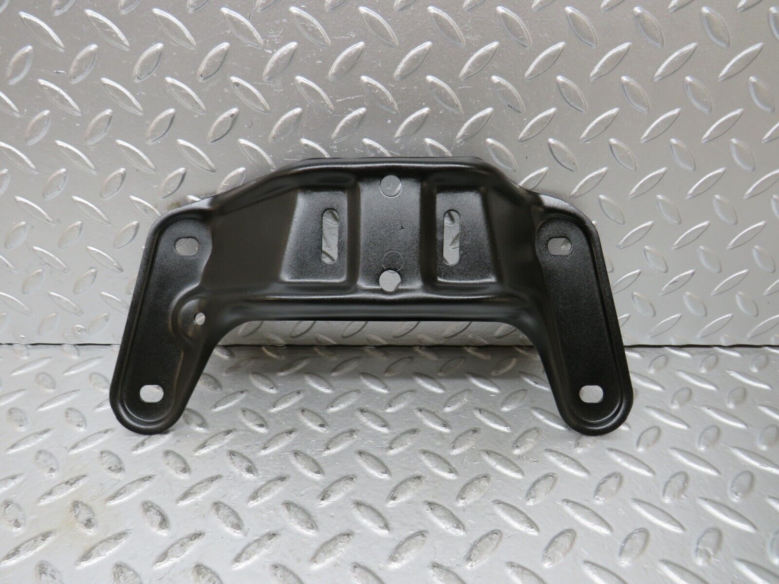 27437 Mercedes-Benz W123 280E Gearbox Mount Bracket