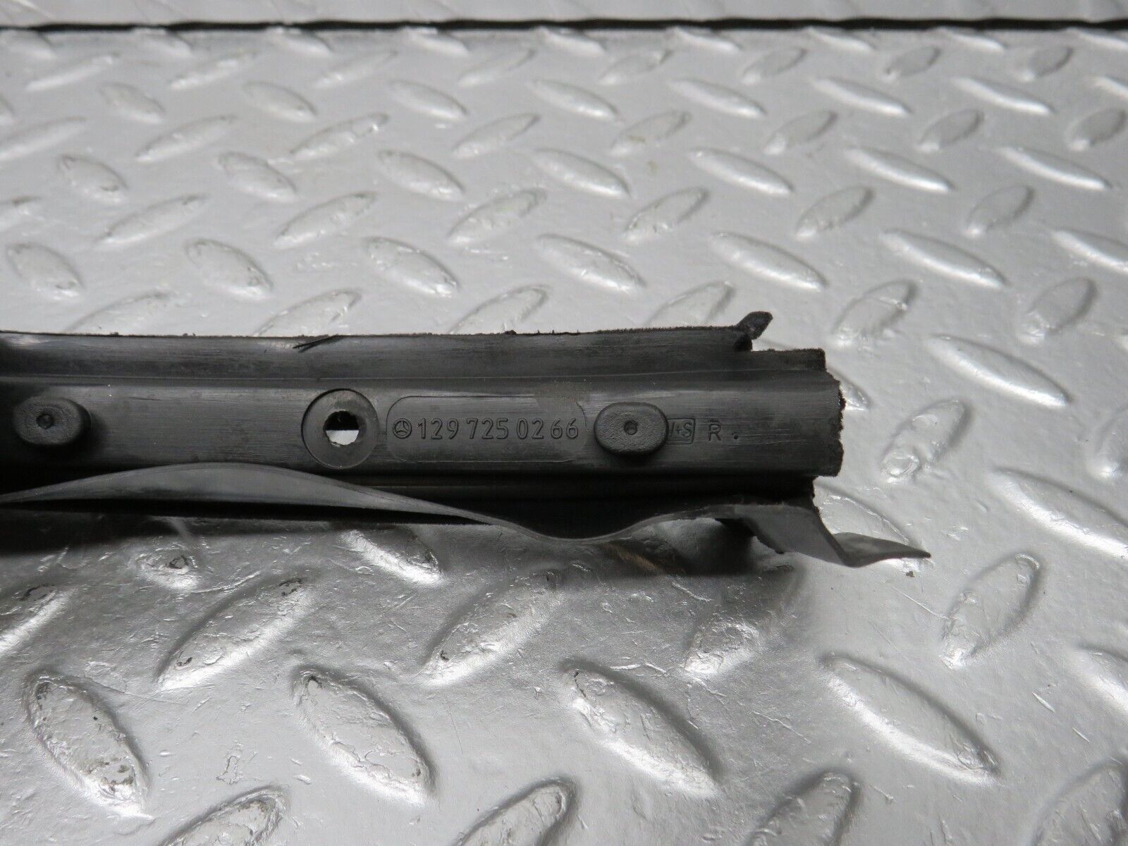 39719 Mercedes-Benz R129 320SL Coupe Right Door Wing Mirror Rubber 1297250266