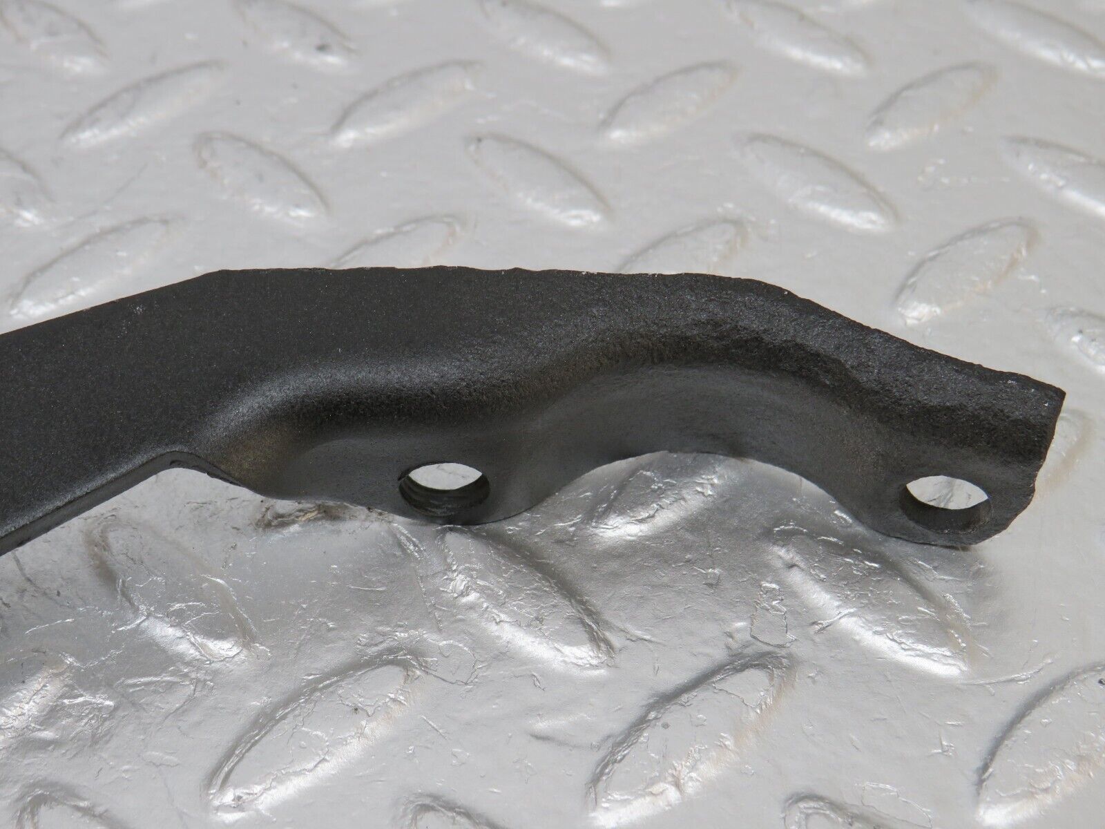 34611 Mercedes-Benz C126 380SEC Coupe Exhaust Bracket