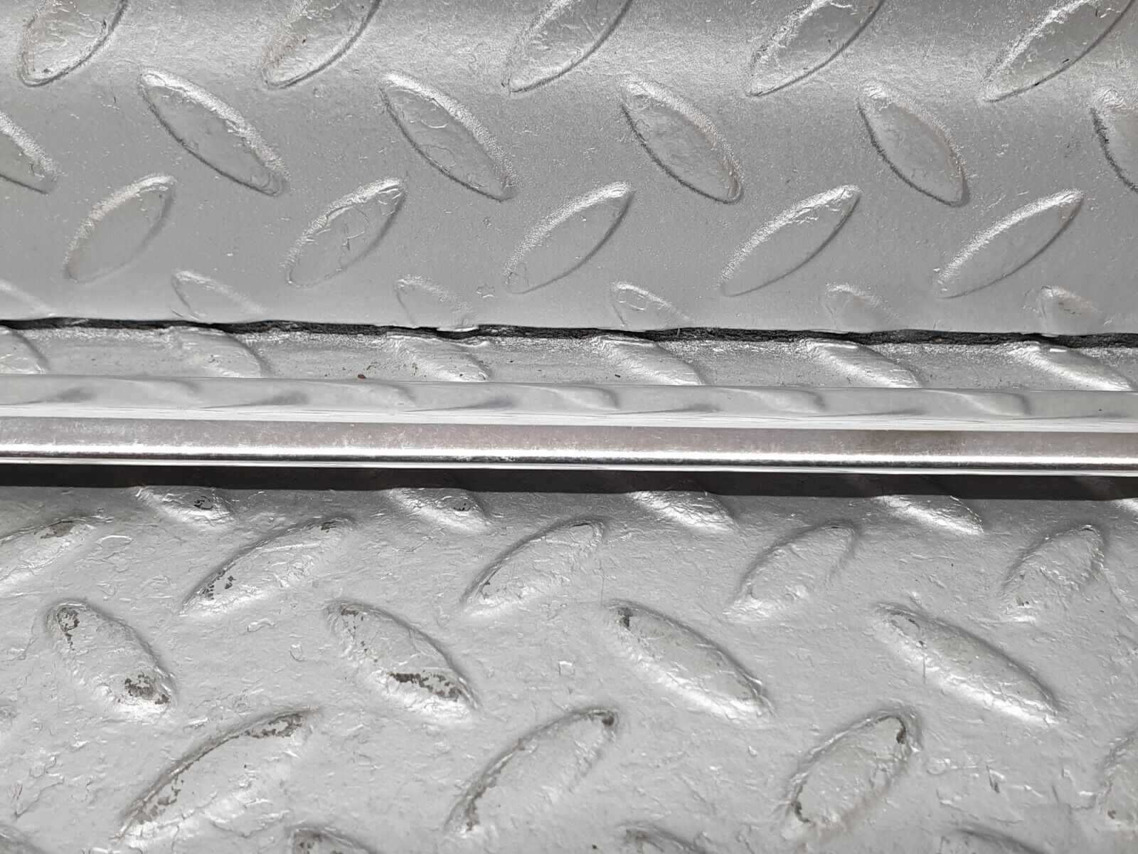 41188 Mercedes-Benz W126 300SE Rear Left Door Chrome Moulding Trim