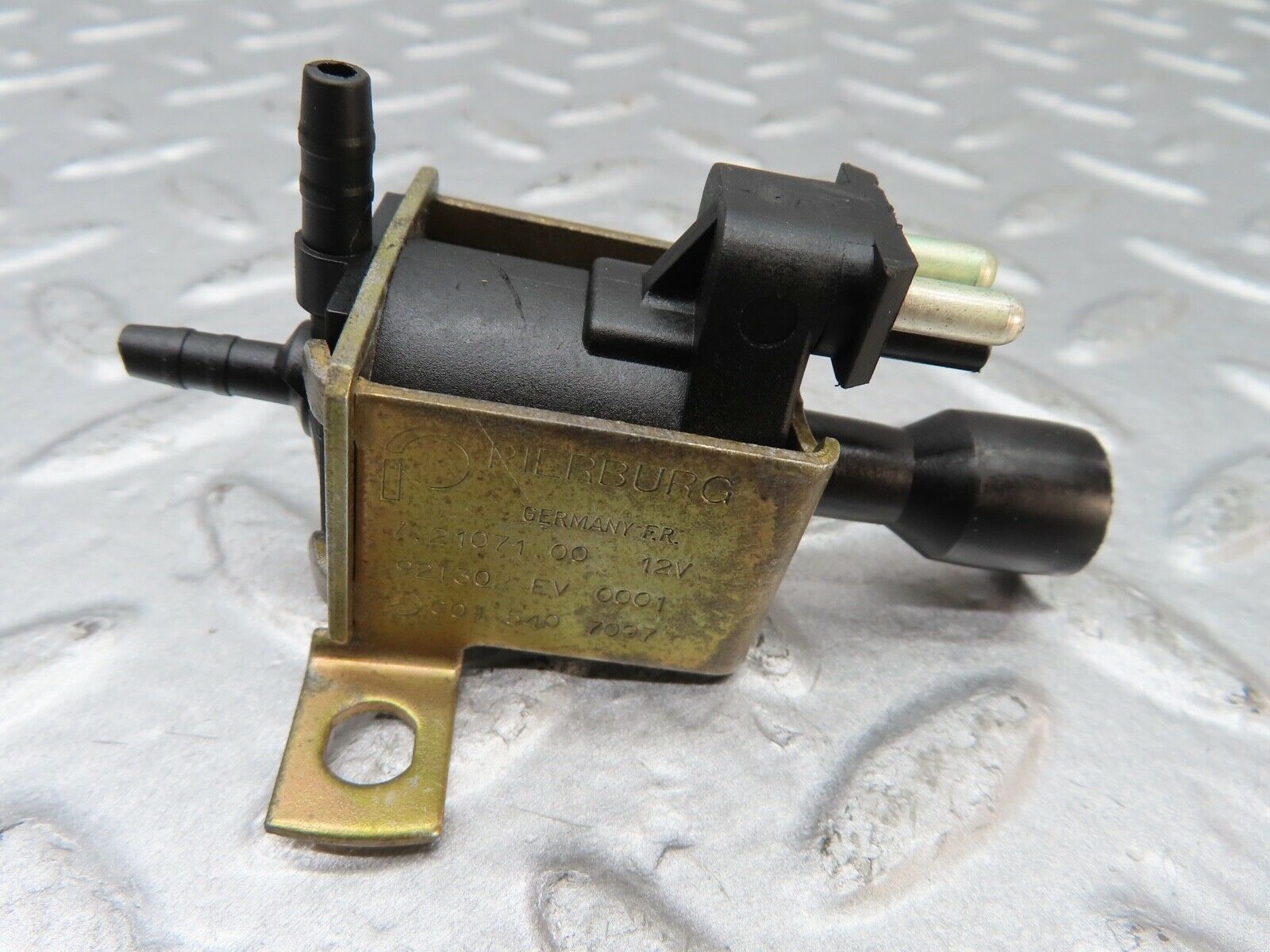 20051 Mercedes-Benz R129 300SL Coupe Vacuum Control Valve Pierburg 0015407097