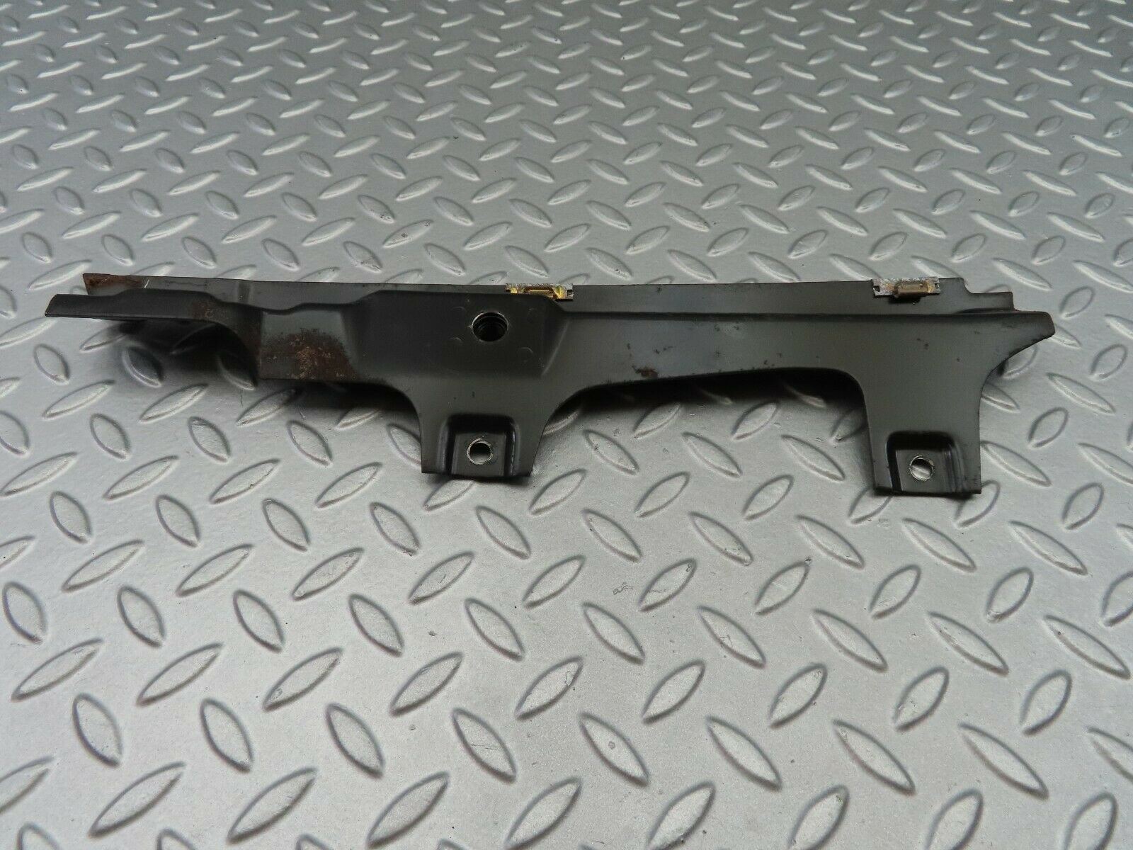 6889 Mercedes-Benz C107 350SLC Coupe Rear Right Inner Window Seal Holder Bracket