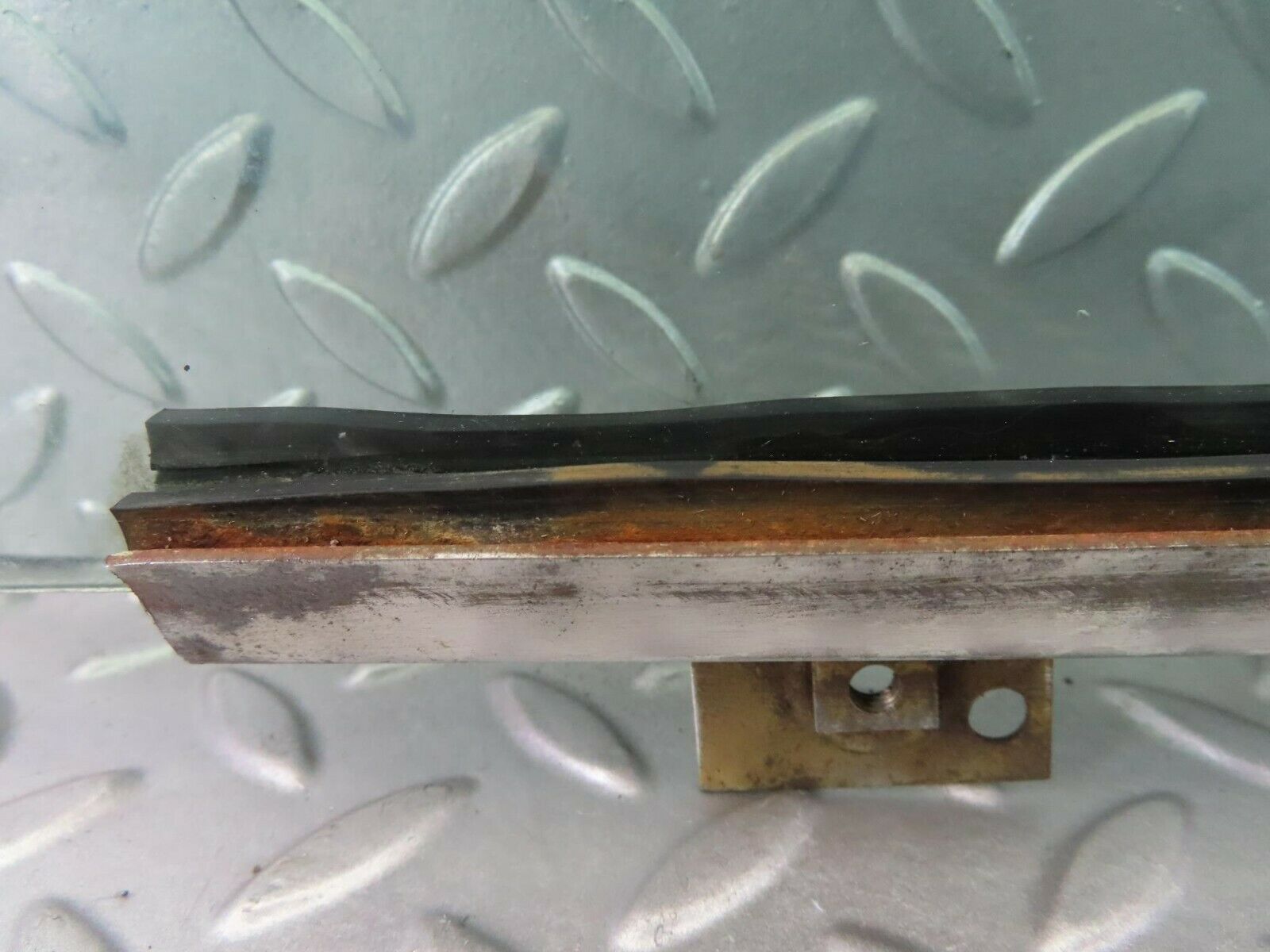 7297 Mercedes-Benz W116 450SE Rear Left Door Window Glass