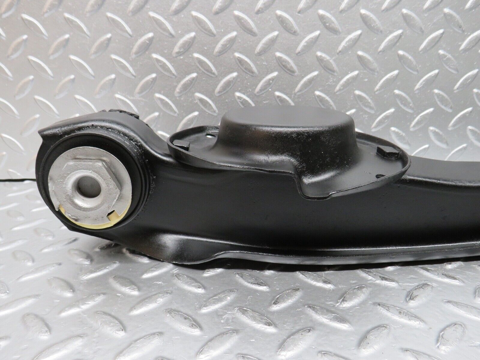 0392 Mercedes-Benz W108 280SE Rear Axle Spring Coil Mount