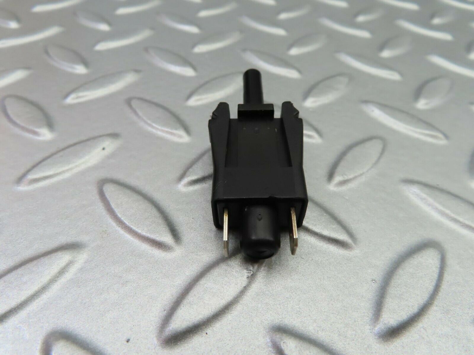 6511 Mercedes-Benz S124 E220 Wagon Door Contact Switch 0015458714