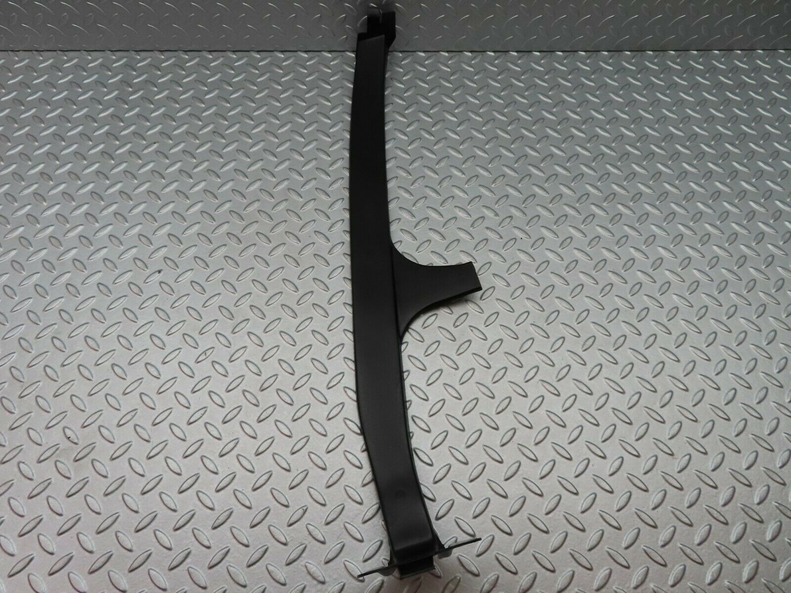 5684 Mercedes-Benz W123 200 Cable Channel Cover Rear Right 1238210236