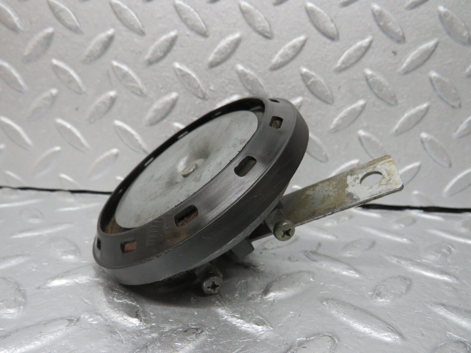 38054 Mercedes-Benz A124 320E Cabriolet Horn 1248202726