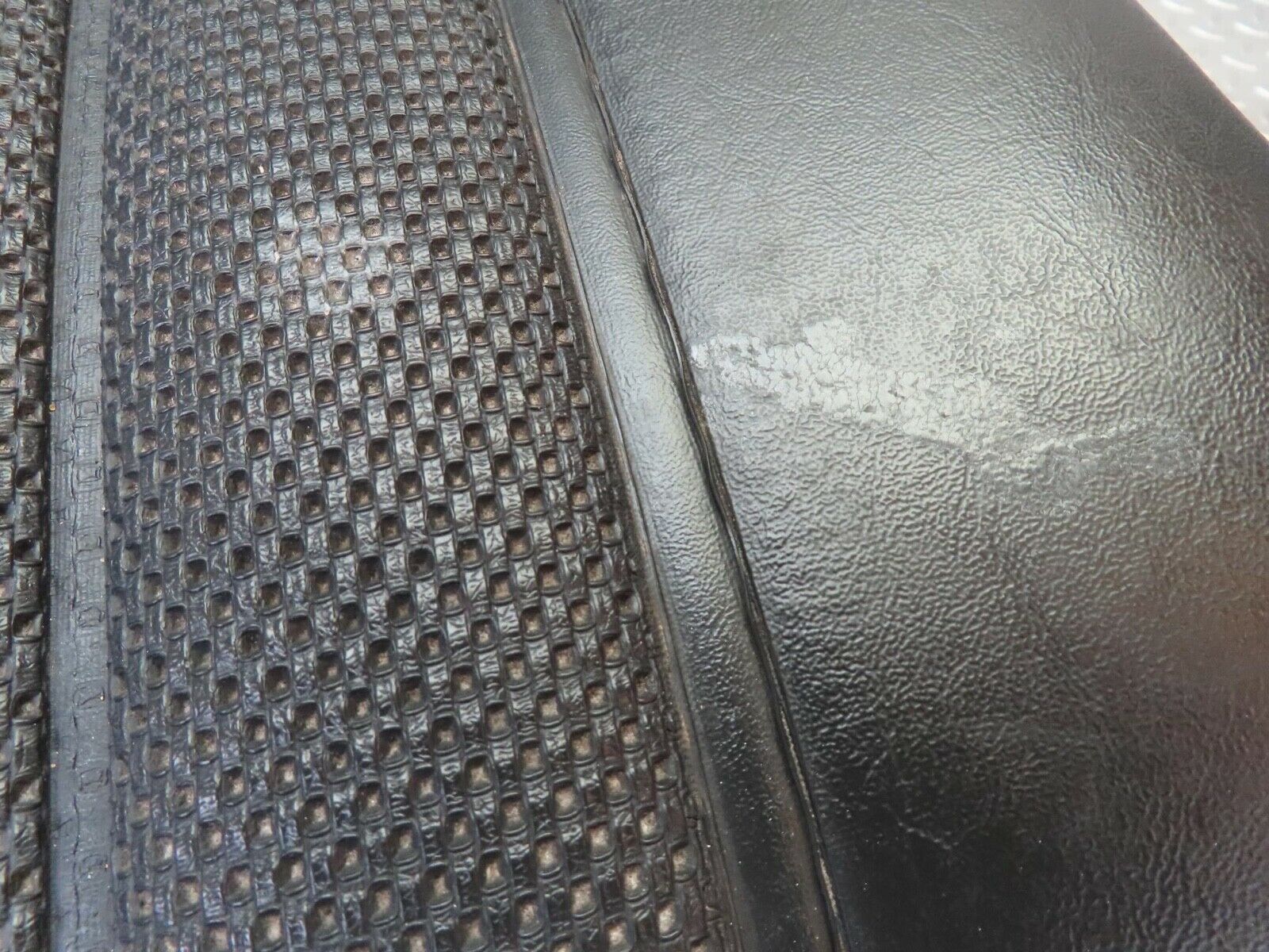 13022 Mercedes-Benz W111 220S Front Right Passenger Seat Black LHD