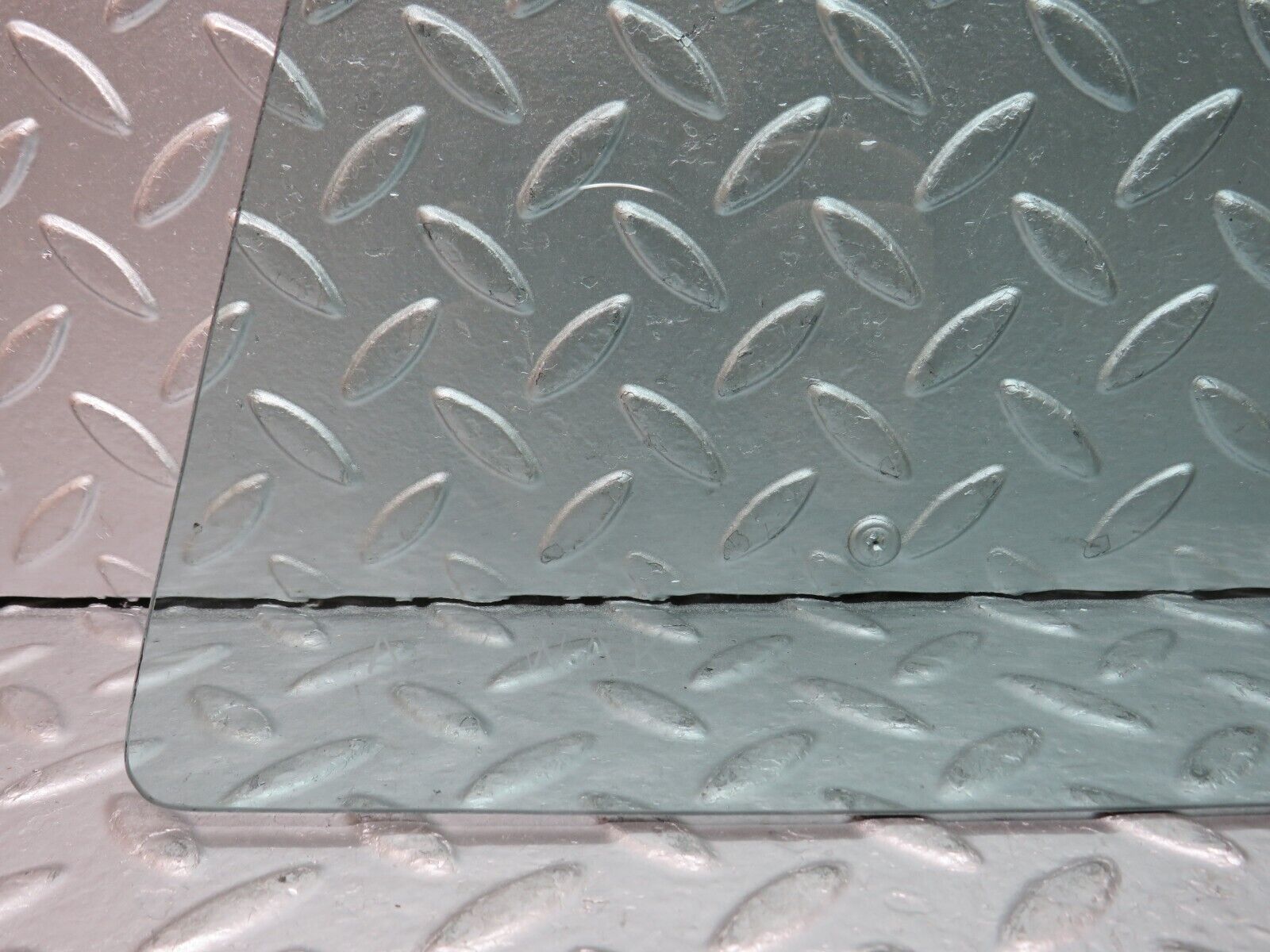 30082 Porsche 924 Rear Left Window Glass