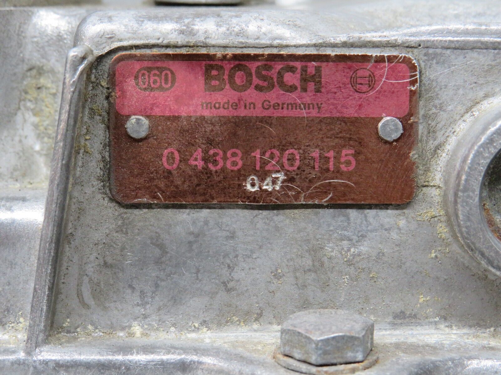 28042 Mercedes-Benz W123 280E Air Flow Mass Meter Sensor Bosch 1101410790