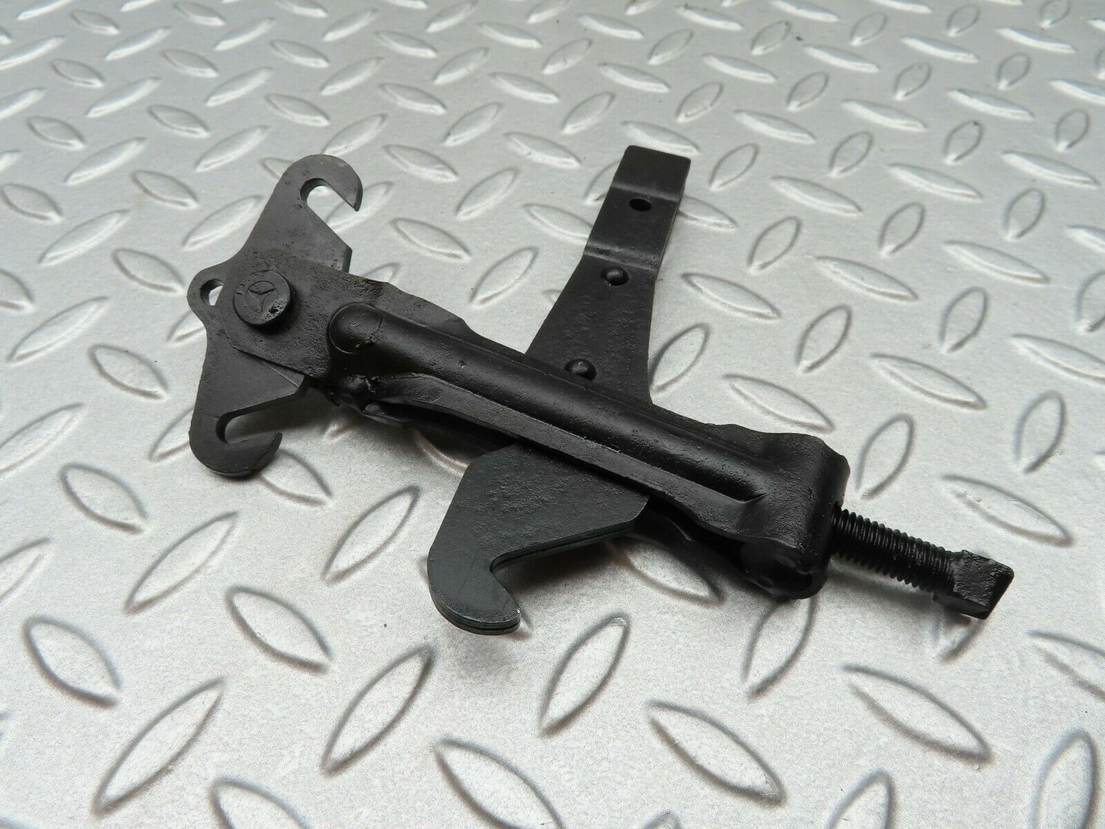 4548 Mercedes-Benz W123 230E Handbrake Adjusting Handbrake Regulator