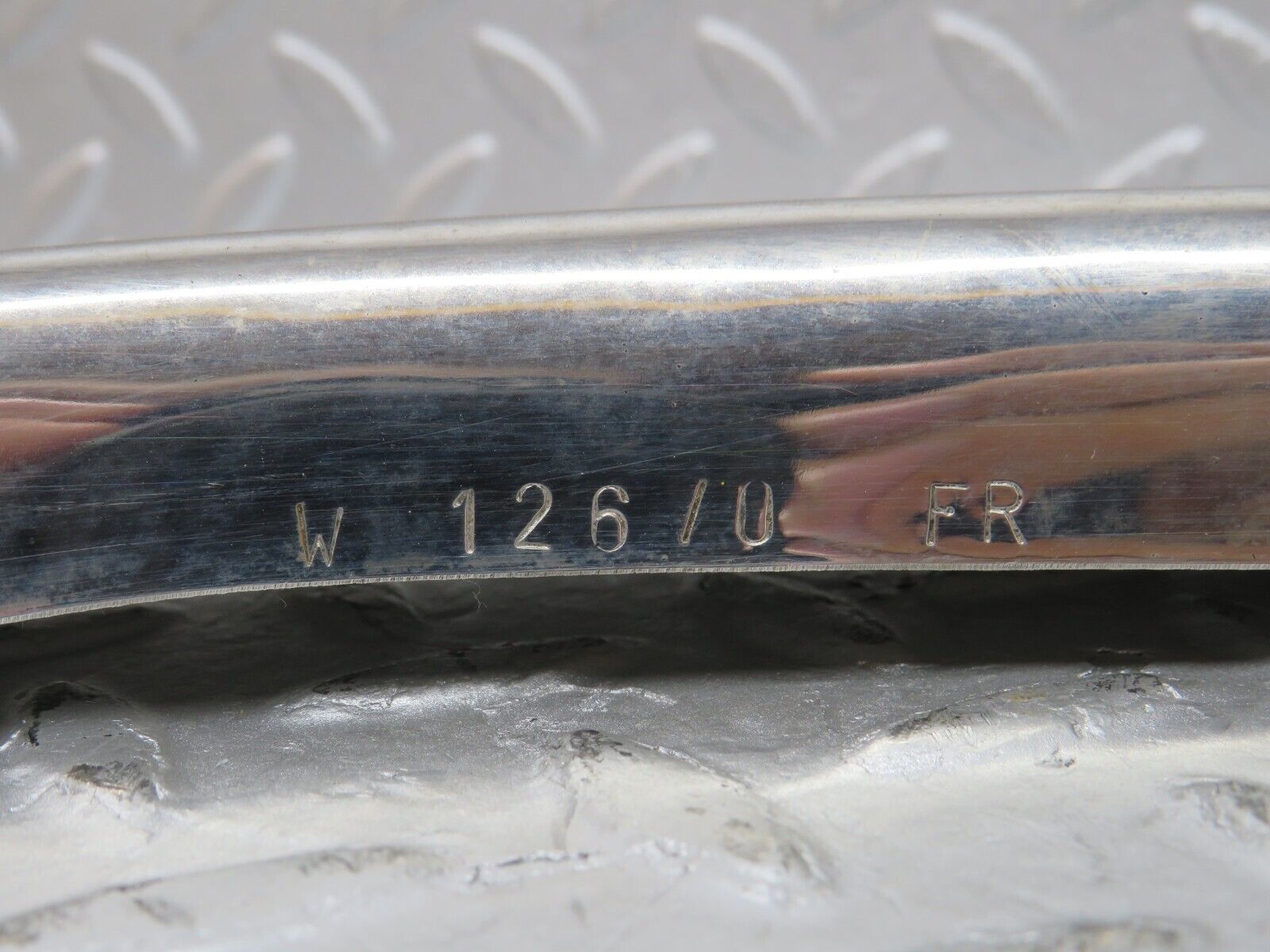 36289 Mercedes-Benz W126 420SE Front Right Chrome Wheel Arch Trim