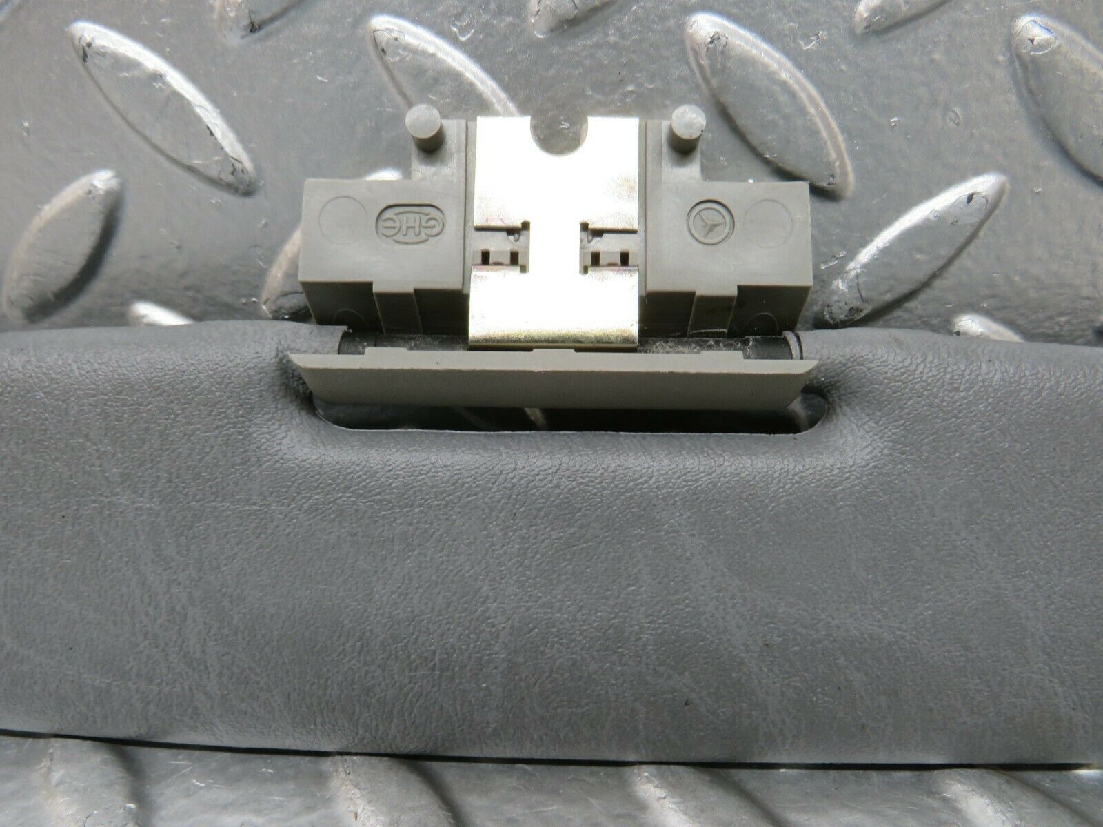 24347 Mercedes-Benz S124 220TE Wagon Middle Sun Visor