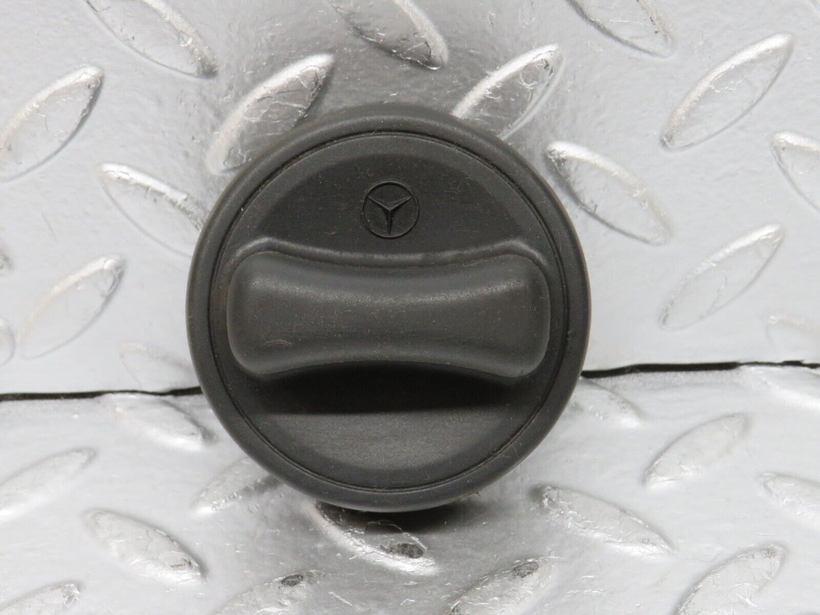 32610 Mercedes-Benz S124 300TE Wagon Fuel Tank Cap 1404700005