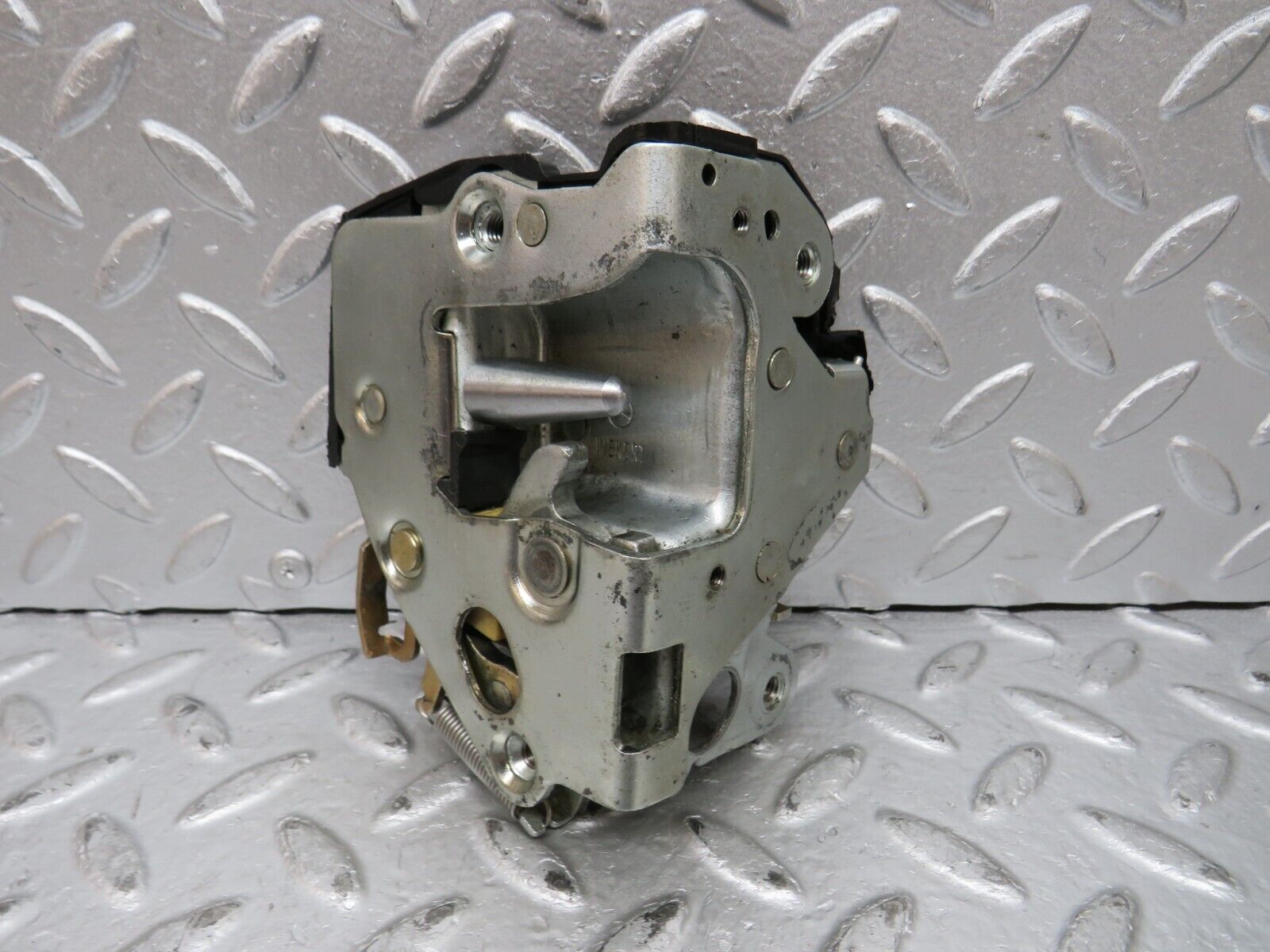 32142 Mercedes-Benz W123 230E Front Left Door Lock Mechanism 1237230108