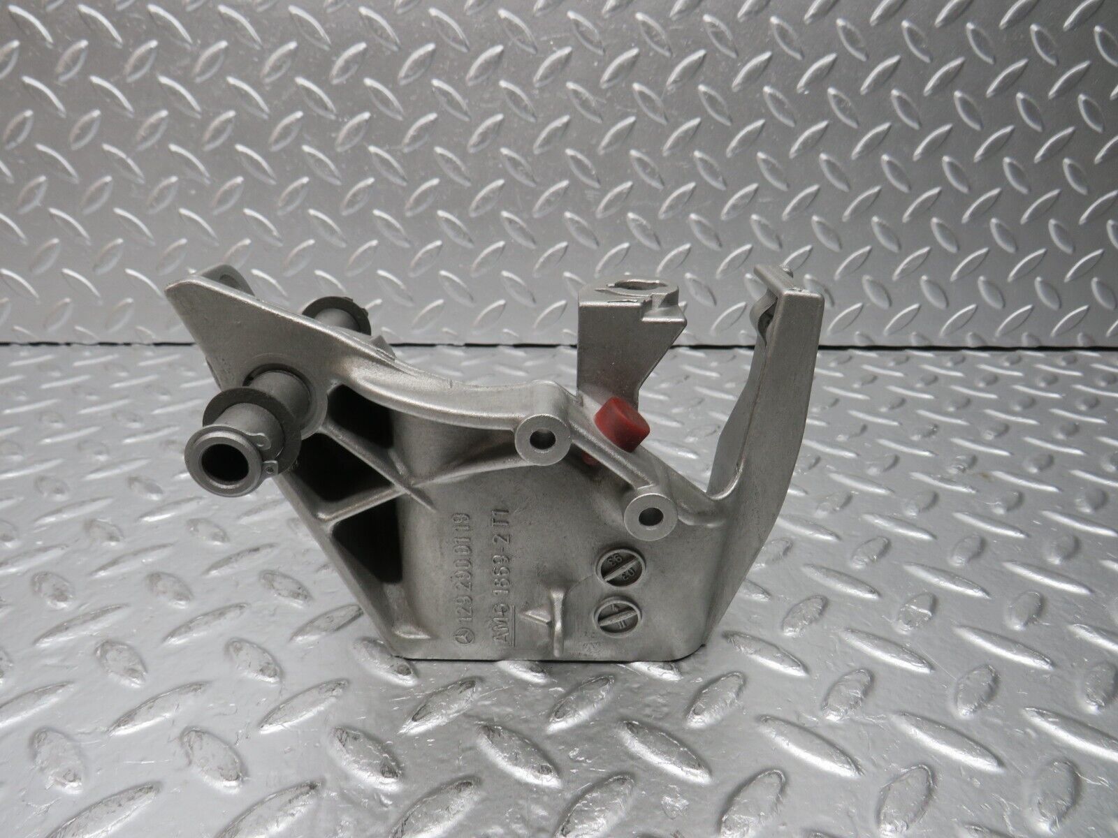 31465 Mercedes-Benz S124 220TE Wagon Brake Pedal Bracket 1292900119