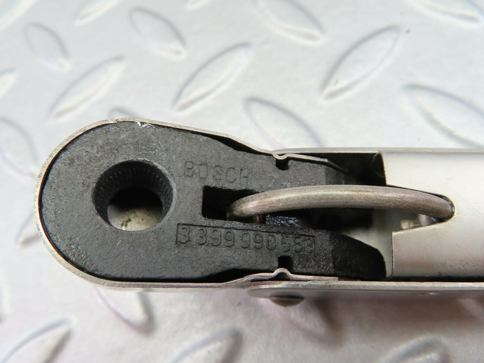 7341 Mercedes-Benz W116 450SE Wiper Arm Bosch Left 3399990553