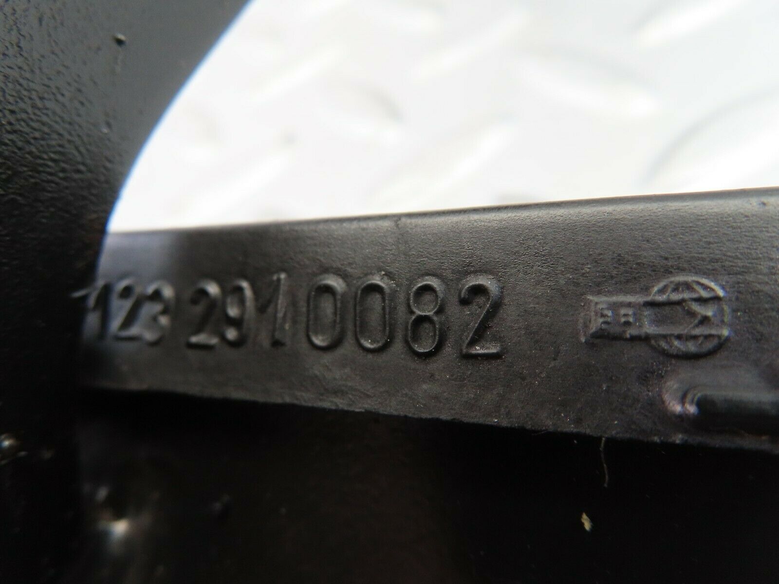 7682 Mercedes-Benz S123 230TE Wagon Brake Pedal With Rubber 1232910082