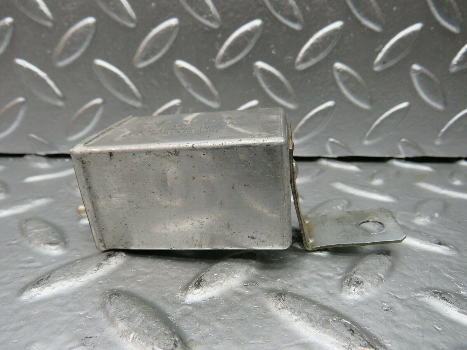 22726 Mercedes-Benz C107 450SLC Coupe Rear Heated Window Relay 1078200010