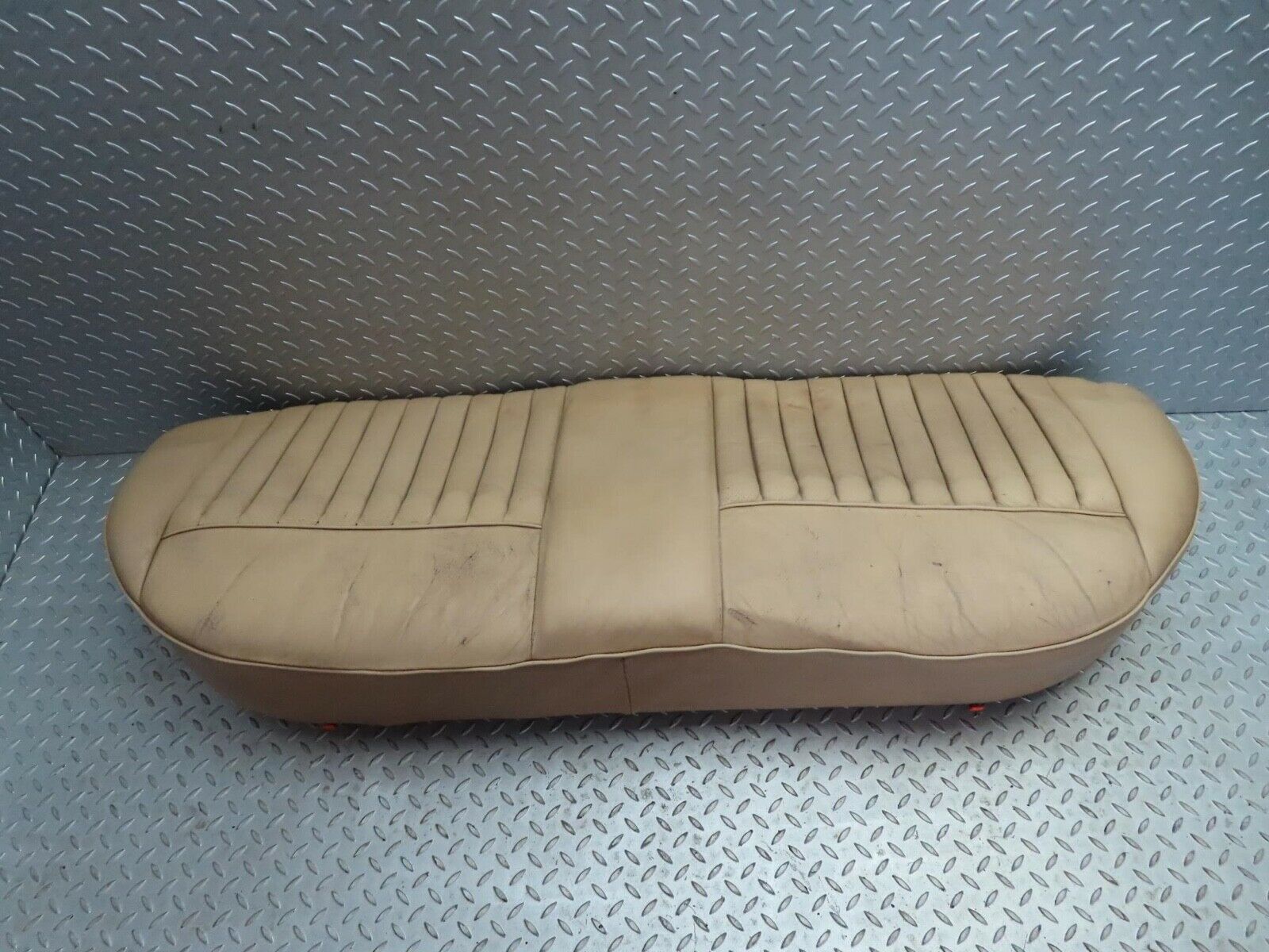 15816 Mercedes-Benz W123 280E Rear Seat Bottom Beige Leather