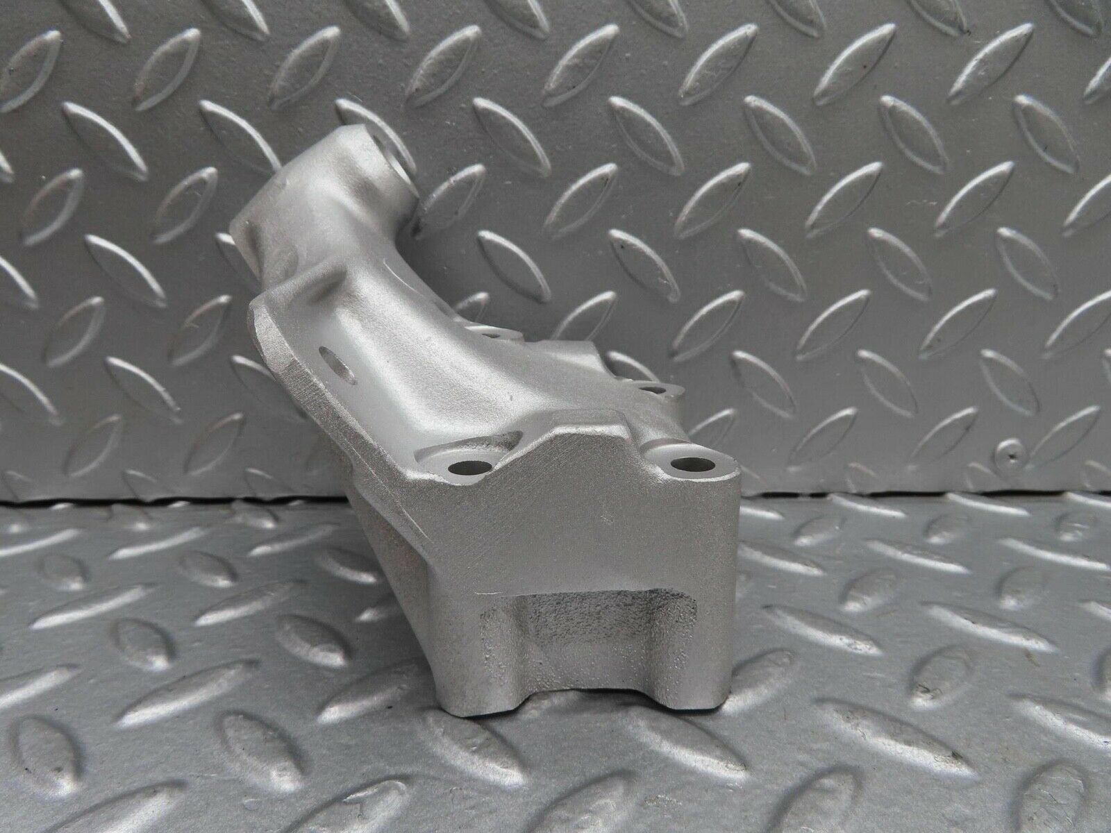 14363 Mercedes-Benz W116 350SE Engine Mount Bracket Right Side 1162232804