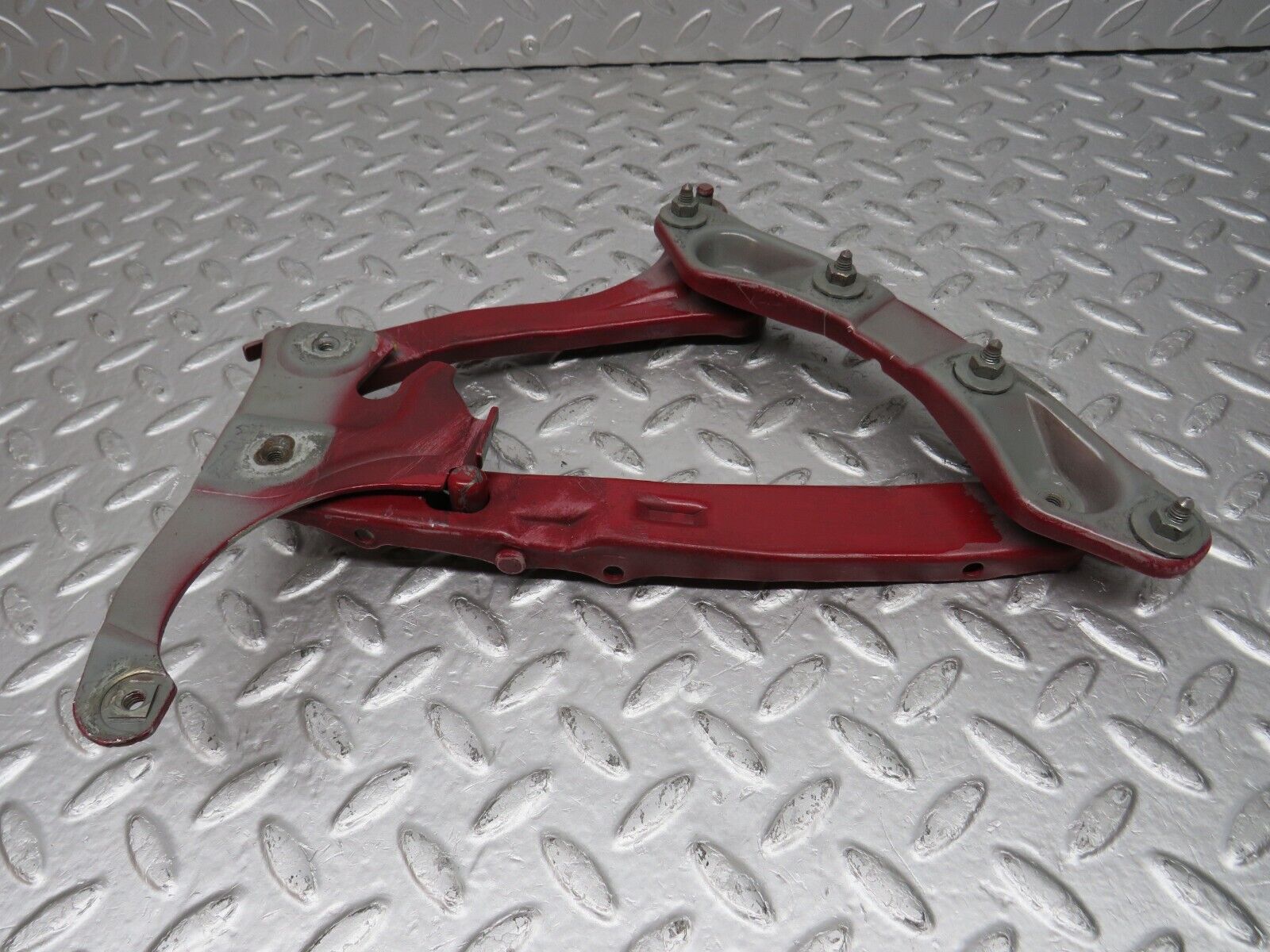 33417 Mercedes-Benz W202 C180 Bonnet Hinge Left Side 2028800128