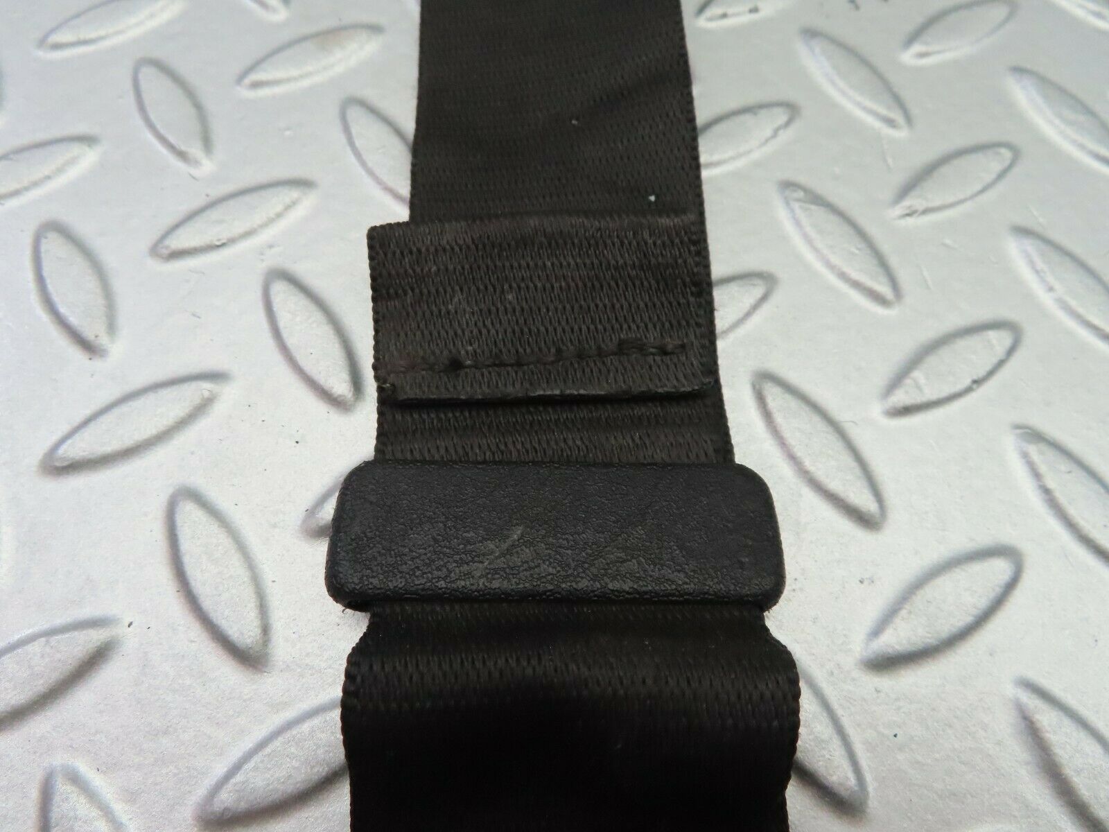 6778 Mercedes-Benz S124 E220 Wagon Rear Middle Seat Belt Assembly Buckle